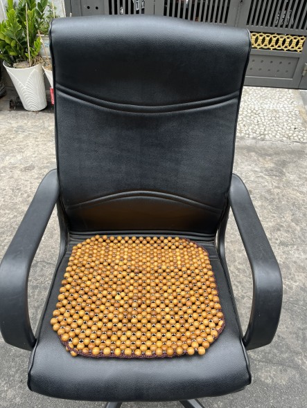 Lót ghế hạt gỗ Pơmu 1.6cm, đan viền đẹp, size 45 x45cm