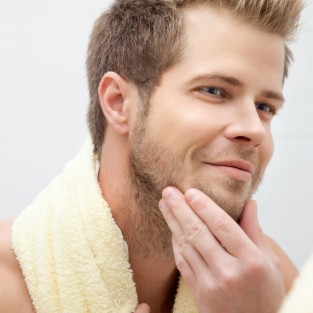 Hướng dẫn nam giới cách cạo râu đúng cách