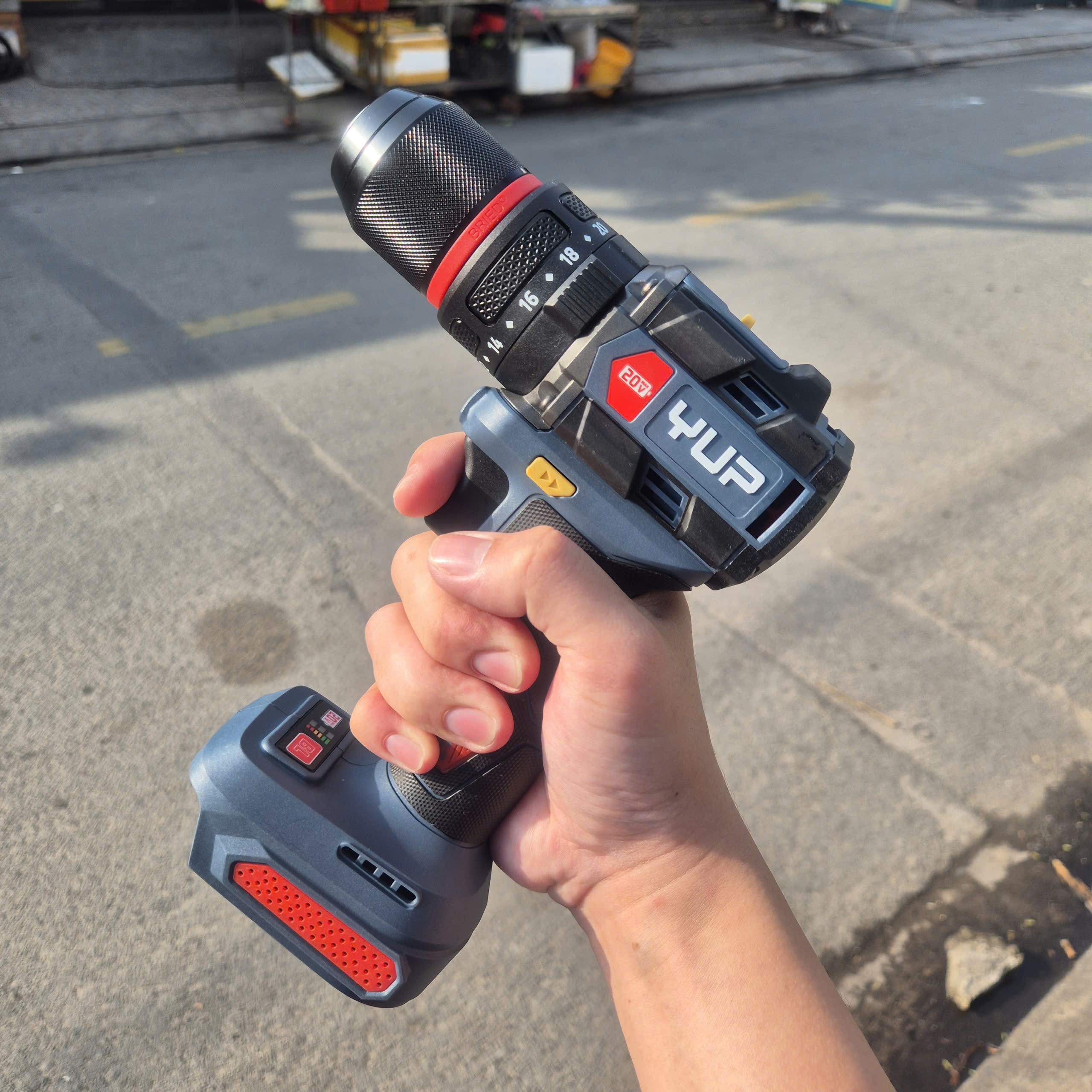 Máy khoan pin YUPAI YP20 DR13M-4.0 13mm có búa, 20V, 60N  (2 pin 4Ah, sạc, hộp nhựa)