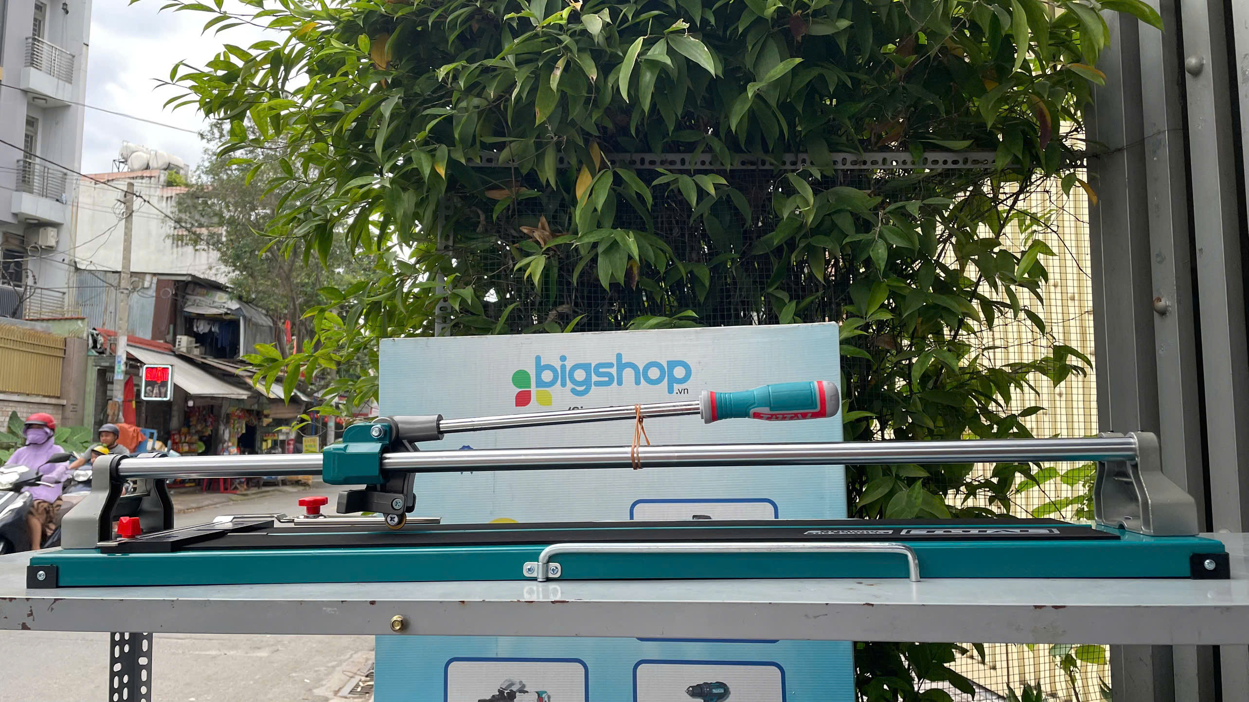 Bàn cắt gạch đẩy tay 800mm TOTAL THT578001