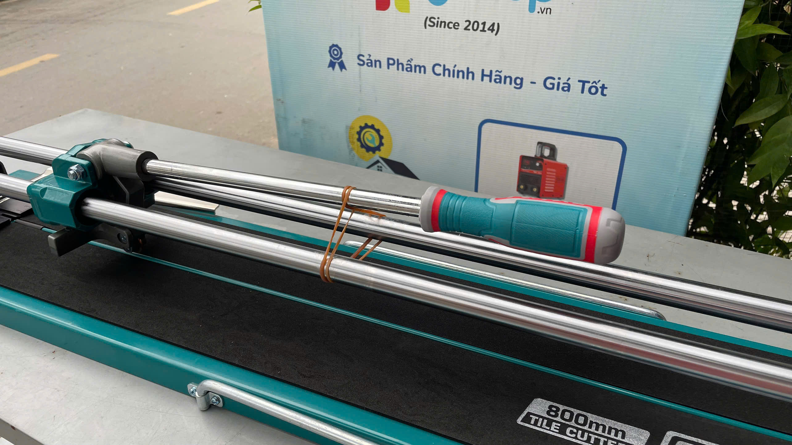 Bàn cắt gạch đẩy tay 800mm TOTAL THT578001