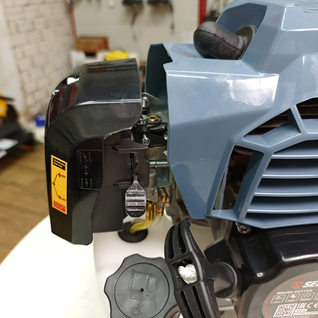 Máy cắt cỏ xăng dầu SENIX BCUTS-M-EU