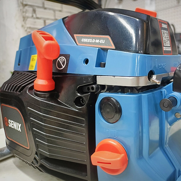 Máy cưa xích xăng, động cơ 2 thì 2.4kW SENIX CSE23.0-M-EU