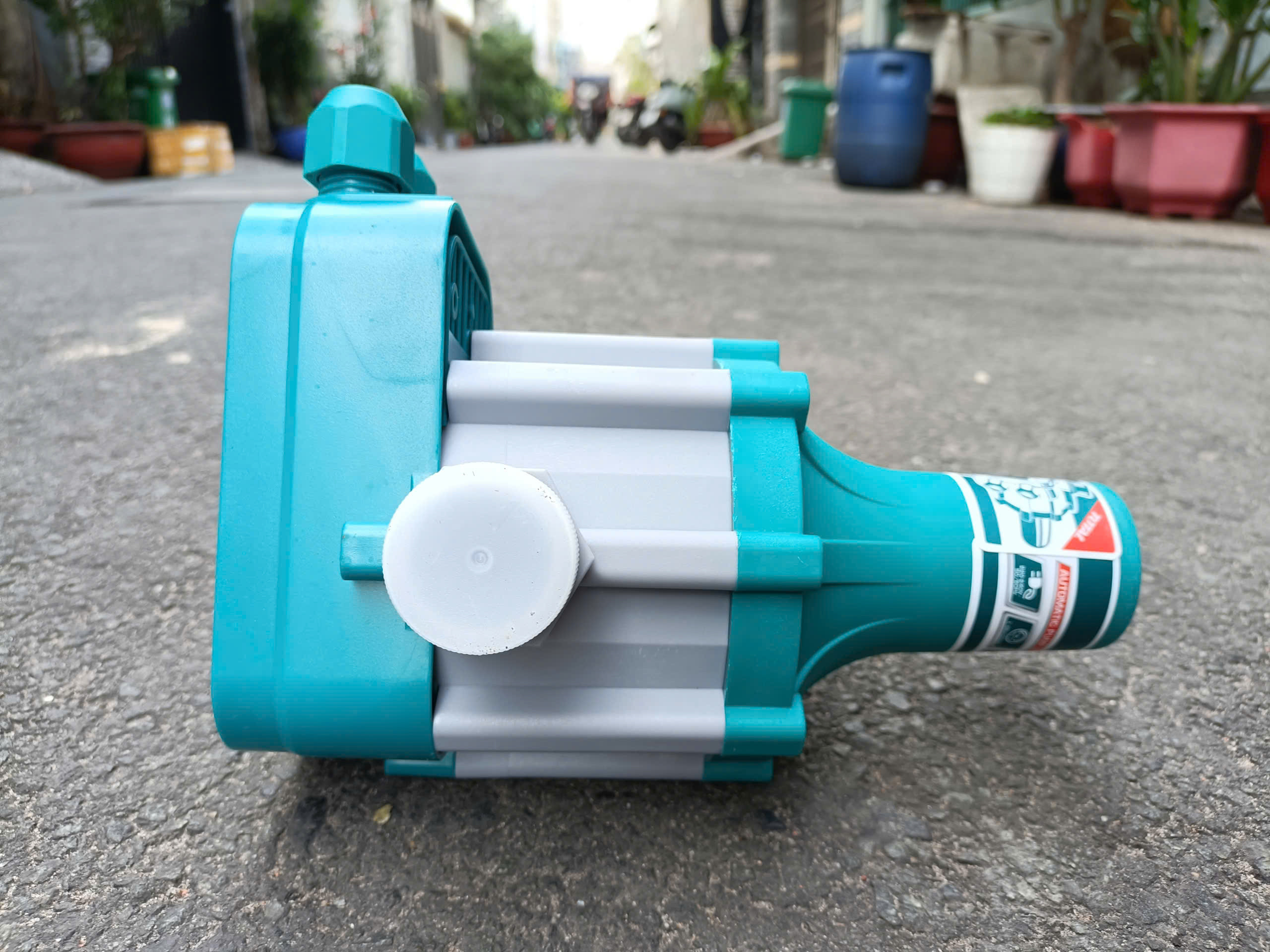 Máy Rờ Le Bơm Nước Tự Động Bằng Áp Suất TOTAL TWPS101
