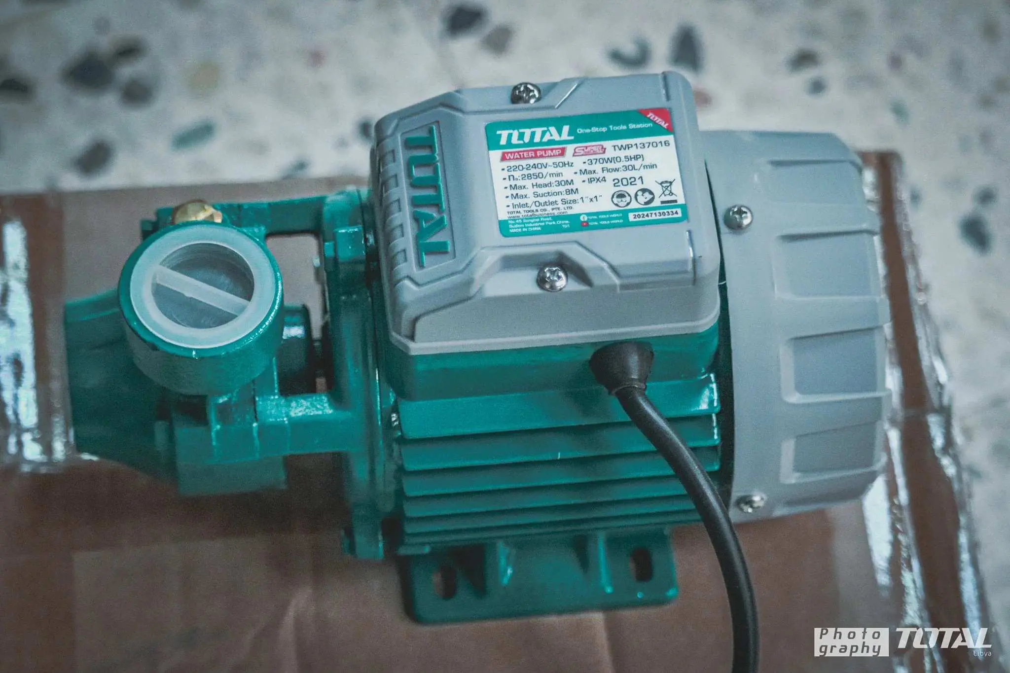 Máy bơm nước 370W TOTAL TWP137016