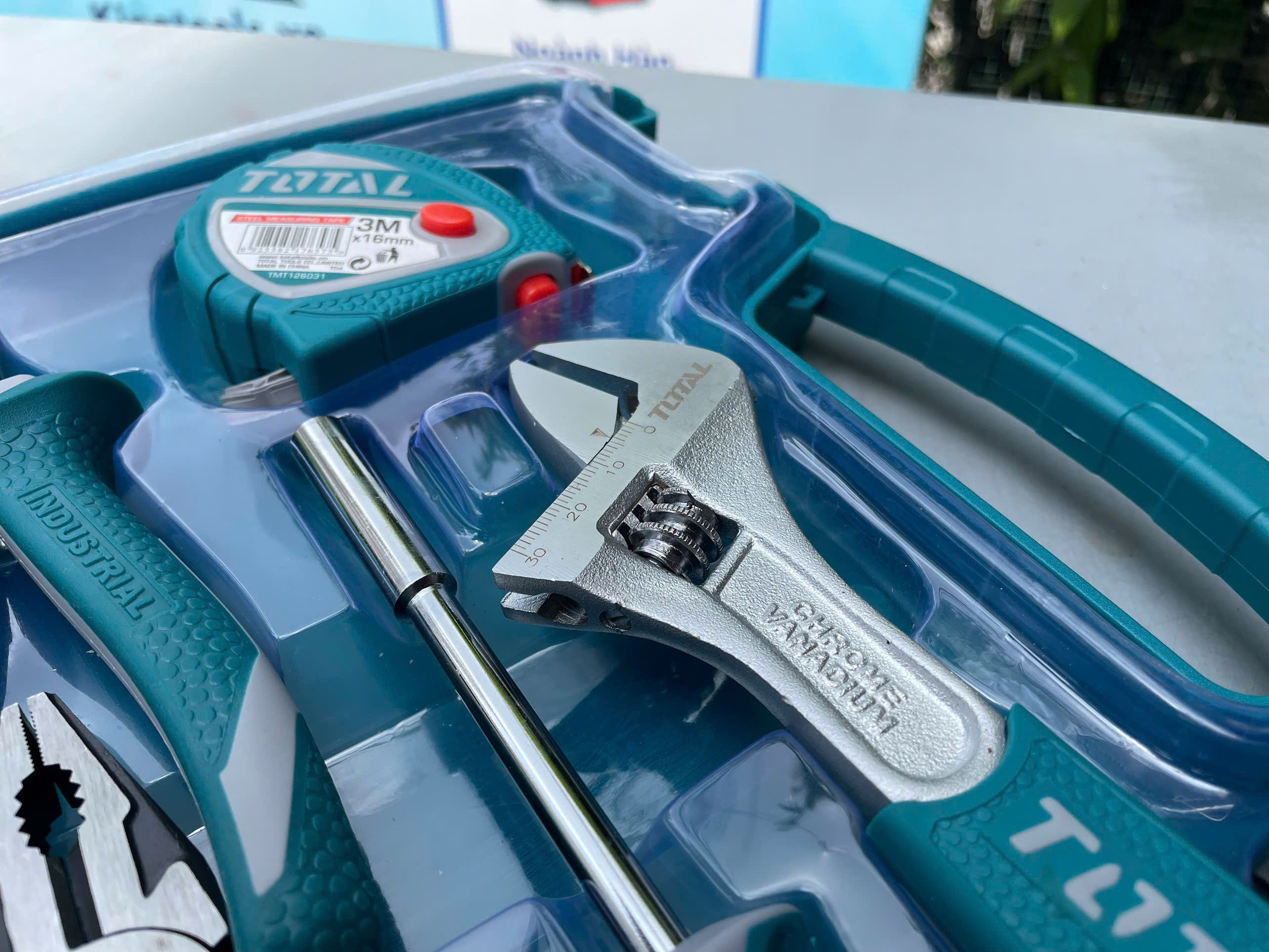 Bộ 25 công cụ cầm tay TOTAL THKTHP90256