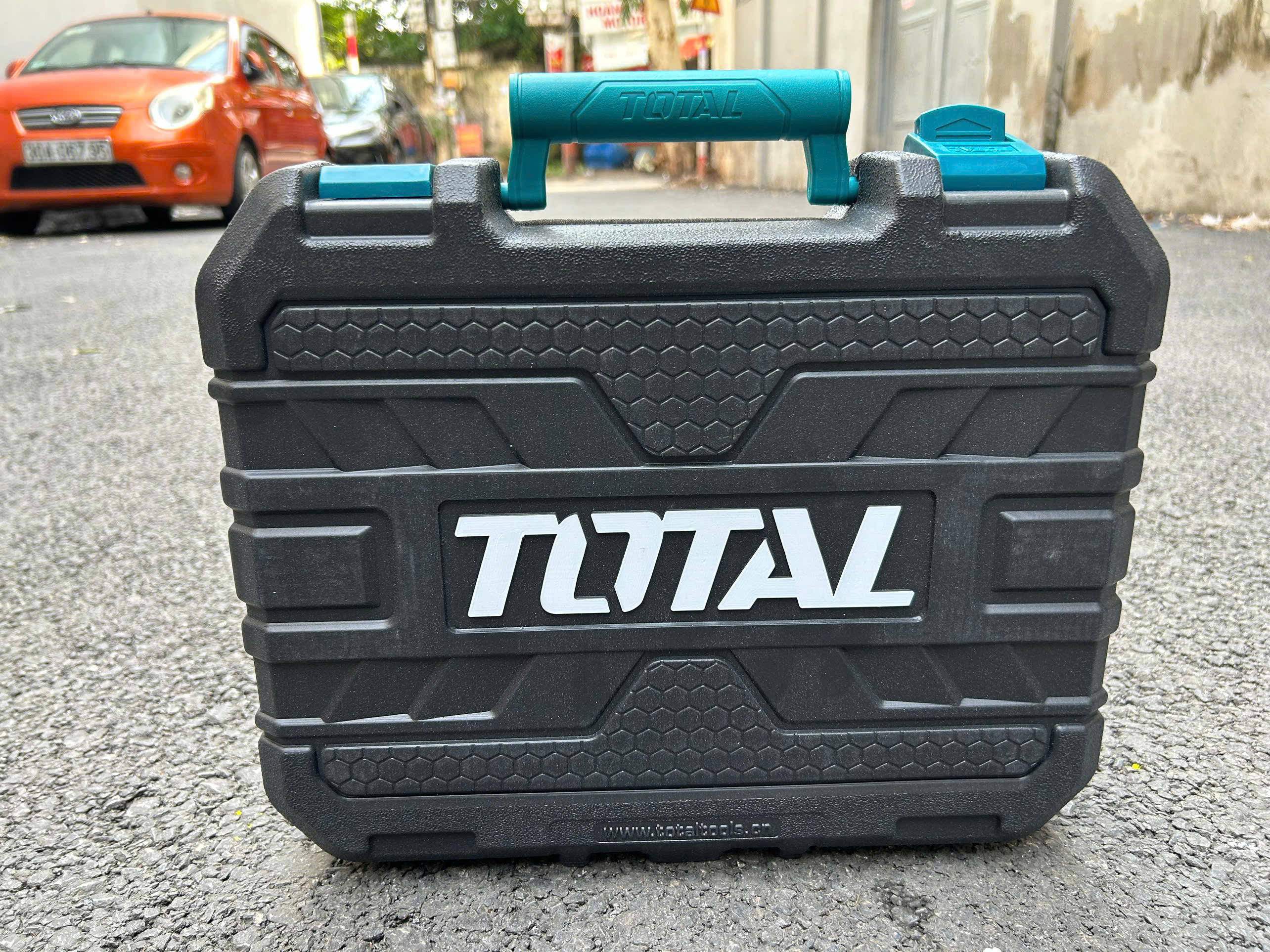 Bộ 100 công cụ TOTAL THKTHP21006