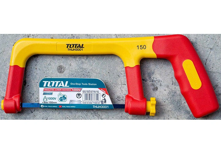 Cưa cầm tay cách điện 1000V TOTAL THIJH3001