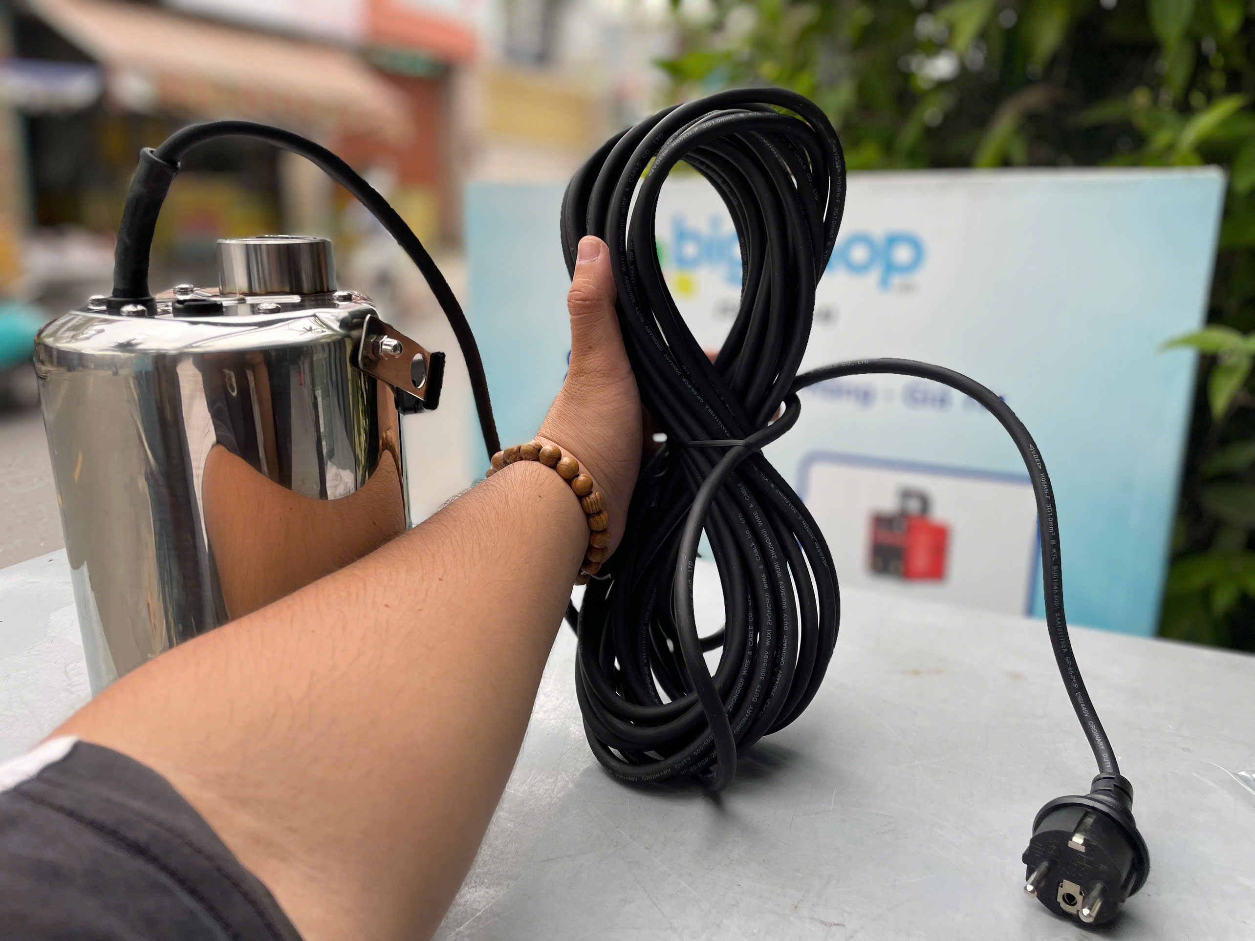 Máy bơm chìm SHIMANO SCS550I , CS 550W