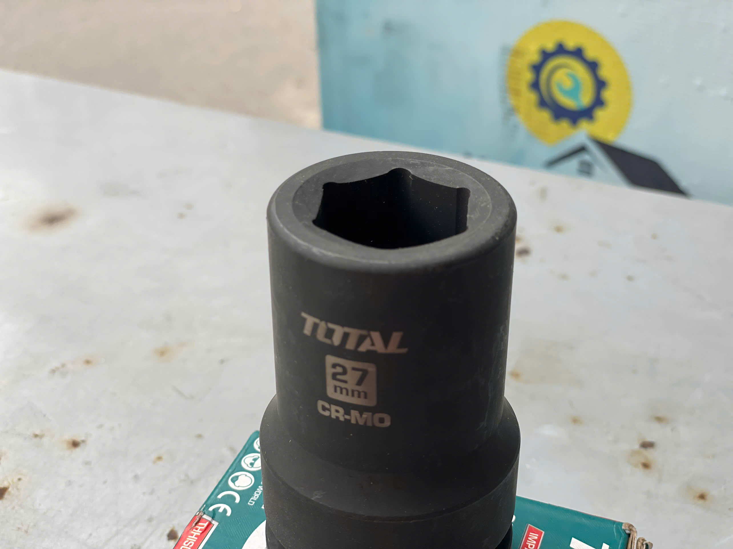 Đầu tuýp đen lục giác vuông 1 inch TOTAL THHISD0127L