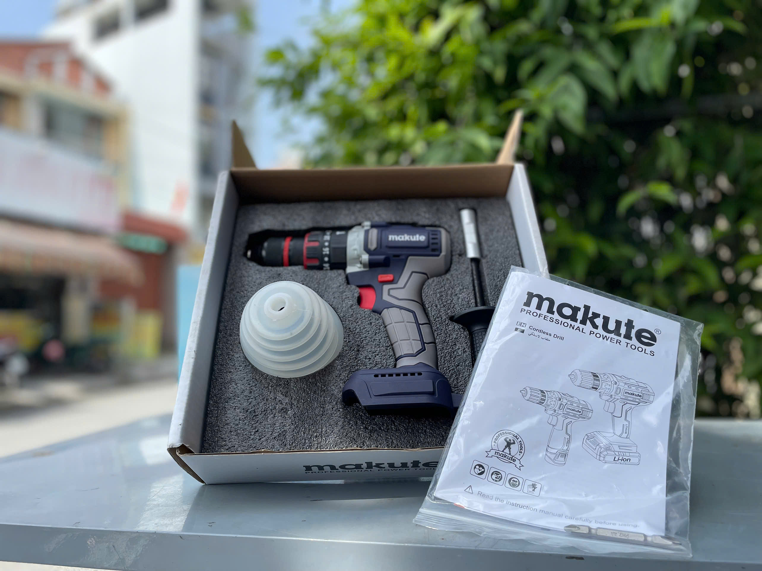 Máy khoan pin có động lực Makute CID-121-13-2BL 