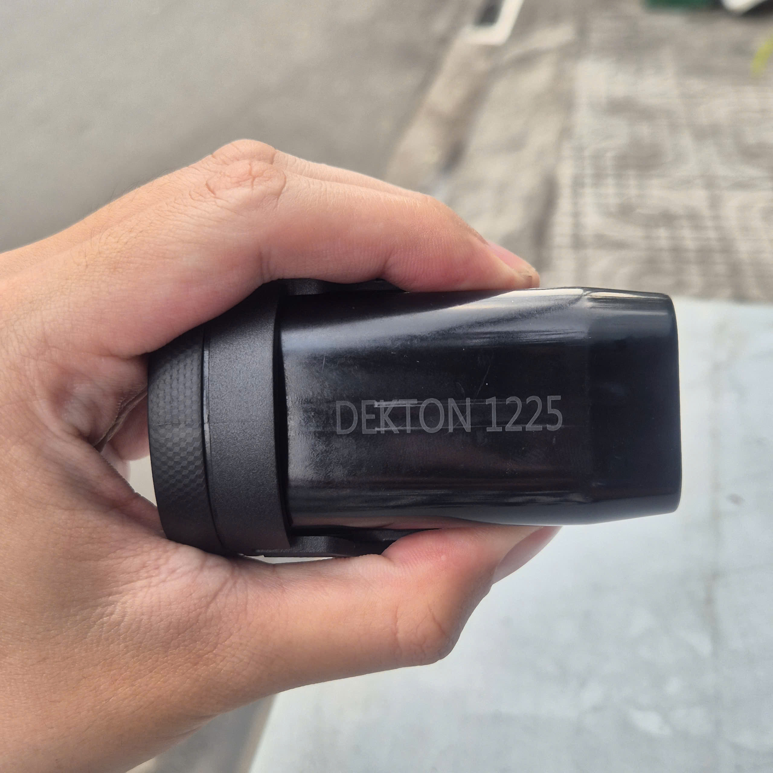 Pin 2.5Ah DEKTON D16-B2500TP