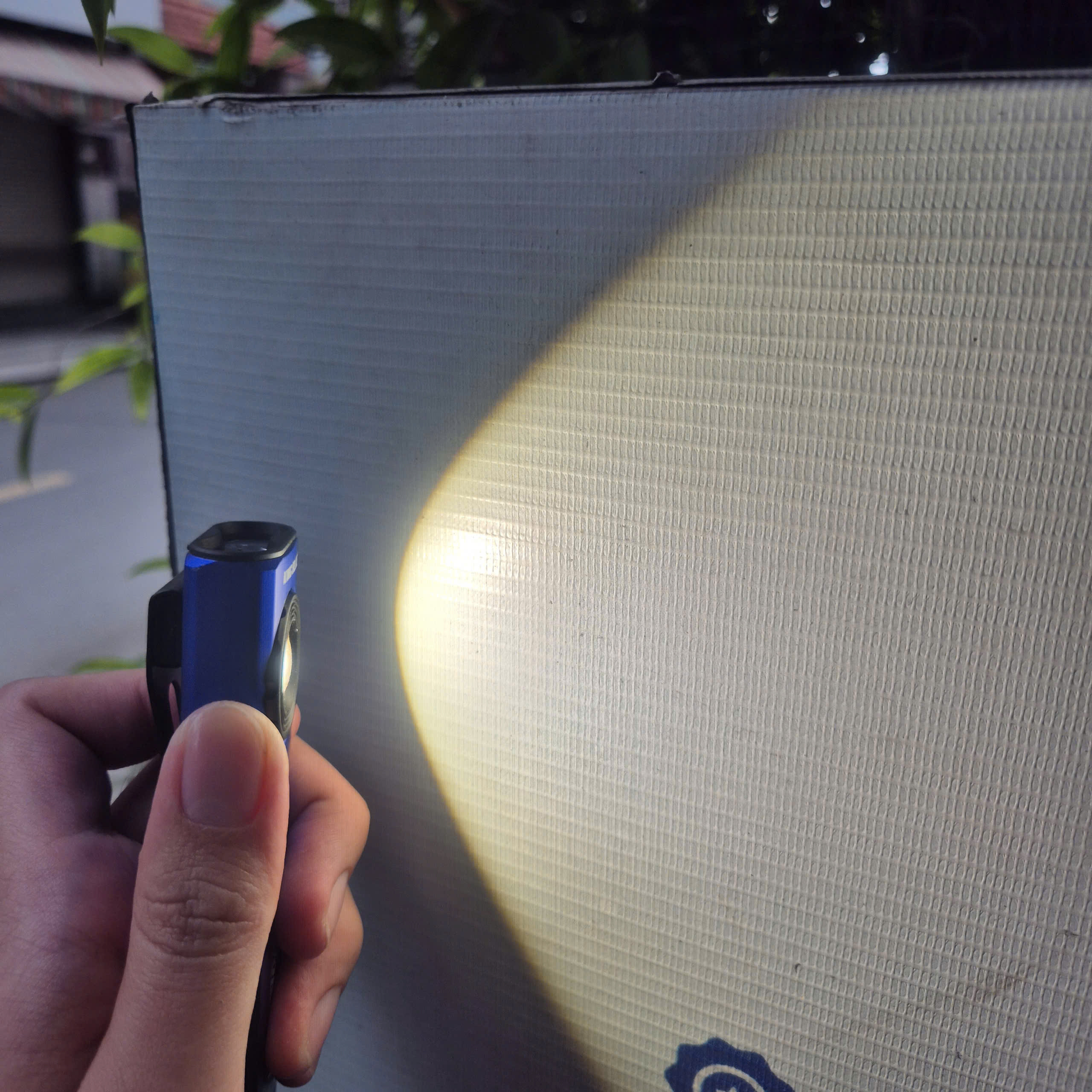 Đèn LED cài áo KINGBLUE LED750 (Độ sáng 750 Lm)