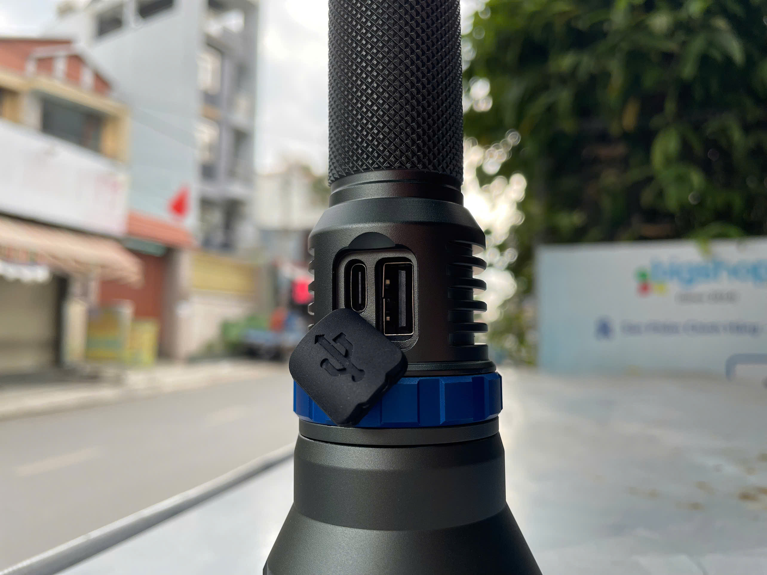 Đèn Pin Siêu Sáng King Blue LED1000