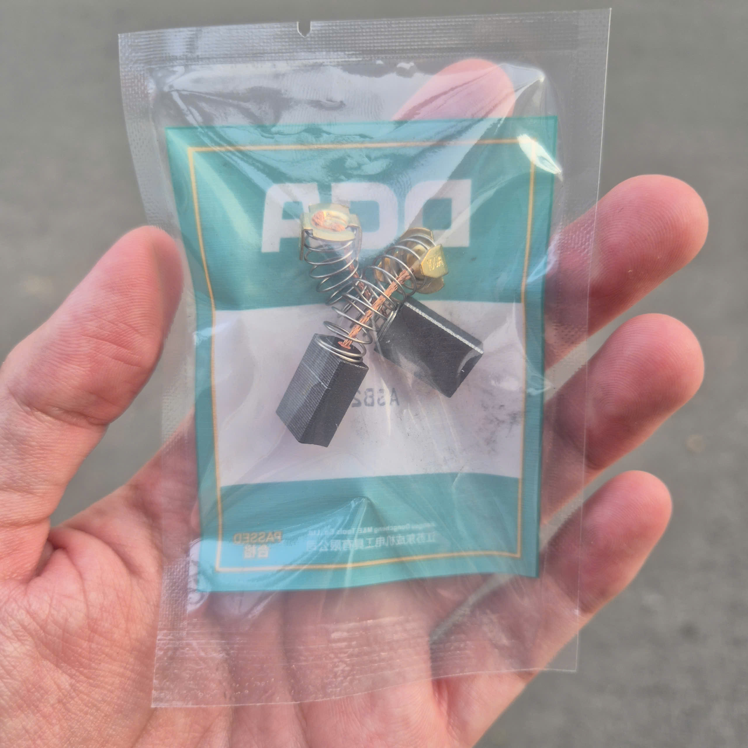 Máy chà nhám rung 520W DCA ASB234 114x234mm