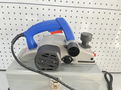 Máy bào điện HBD822, cs 650w, chiều rộng lưỡi bào  82mm 