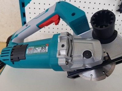 Máy cắt rãnh tường Total TWLC1256