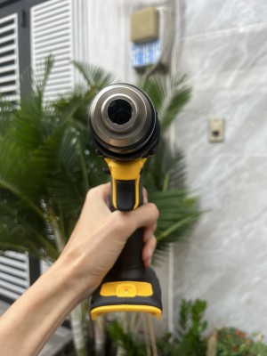 Máy khoan tường 13mm dùng pin Dewalt 18V DCD709N-KR (BODY)