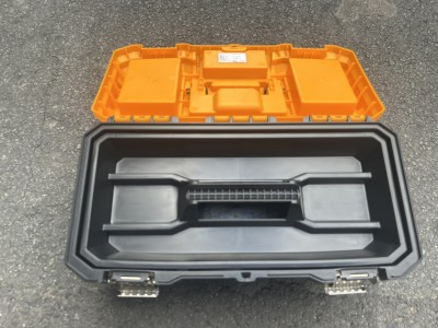 Hộp đựng dụng cụ Ingco PBX1702, 17" khóa kim loại
