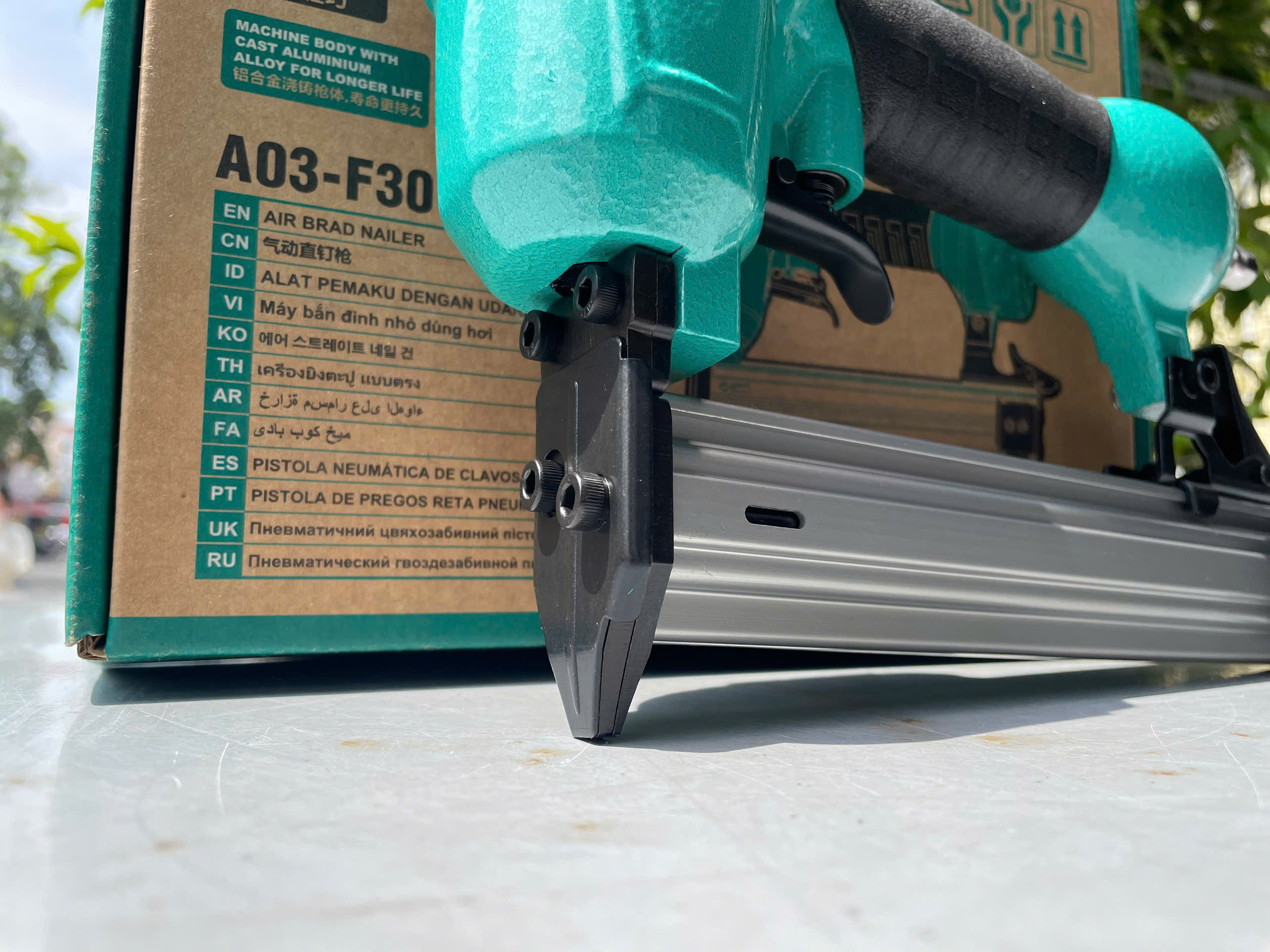 Máy bắn đinh thắng DCA  A03-F30 , đinh 3cm