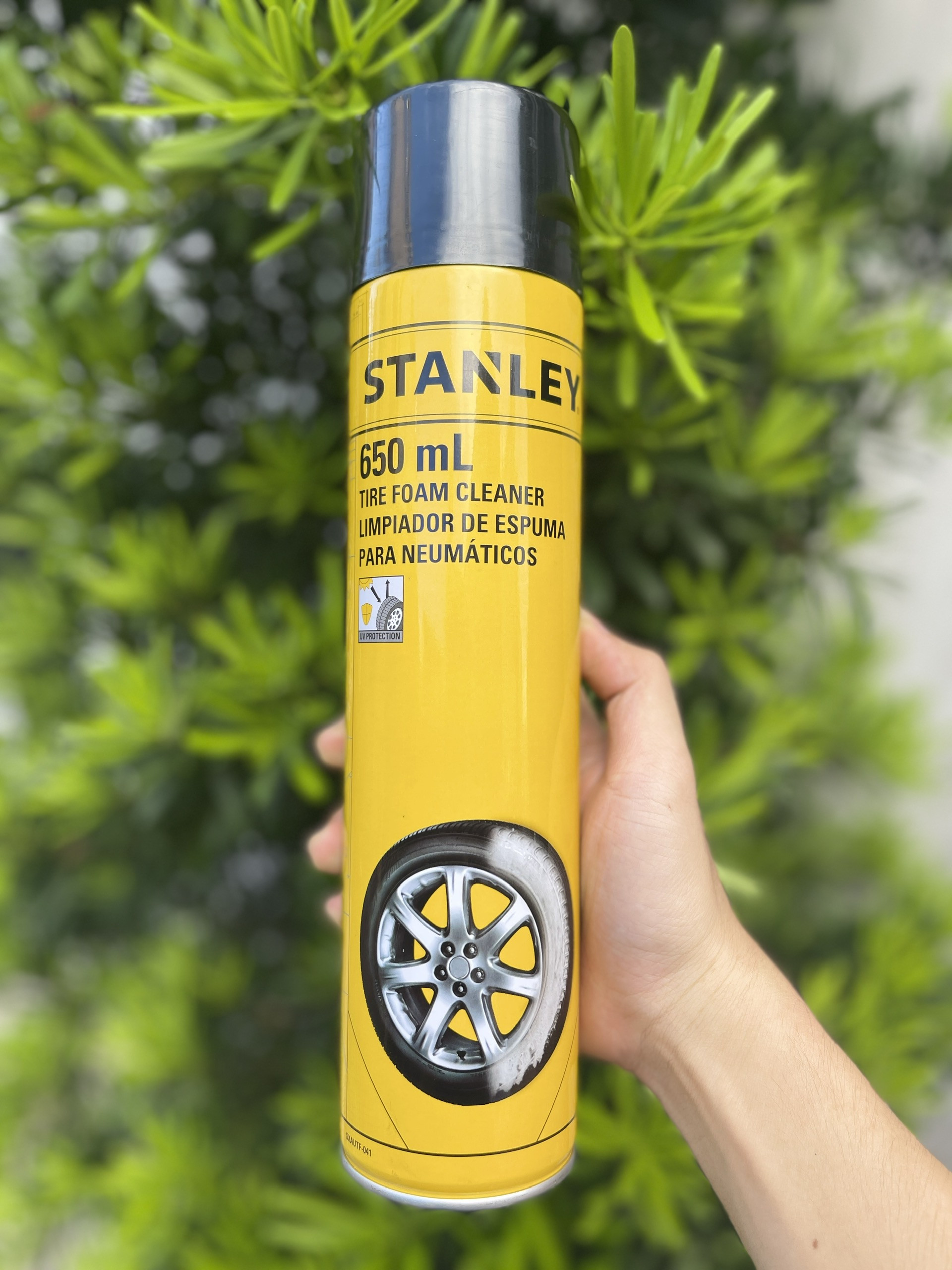 Dung Dịch Làm Sạch Lốp Xe Stanley SXAUTF-041 650ml | Bảo Dưỡng, Làm Mới Lốp Hiệu Quả