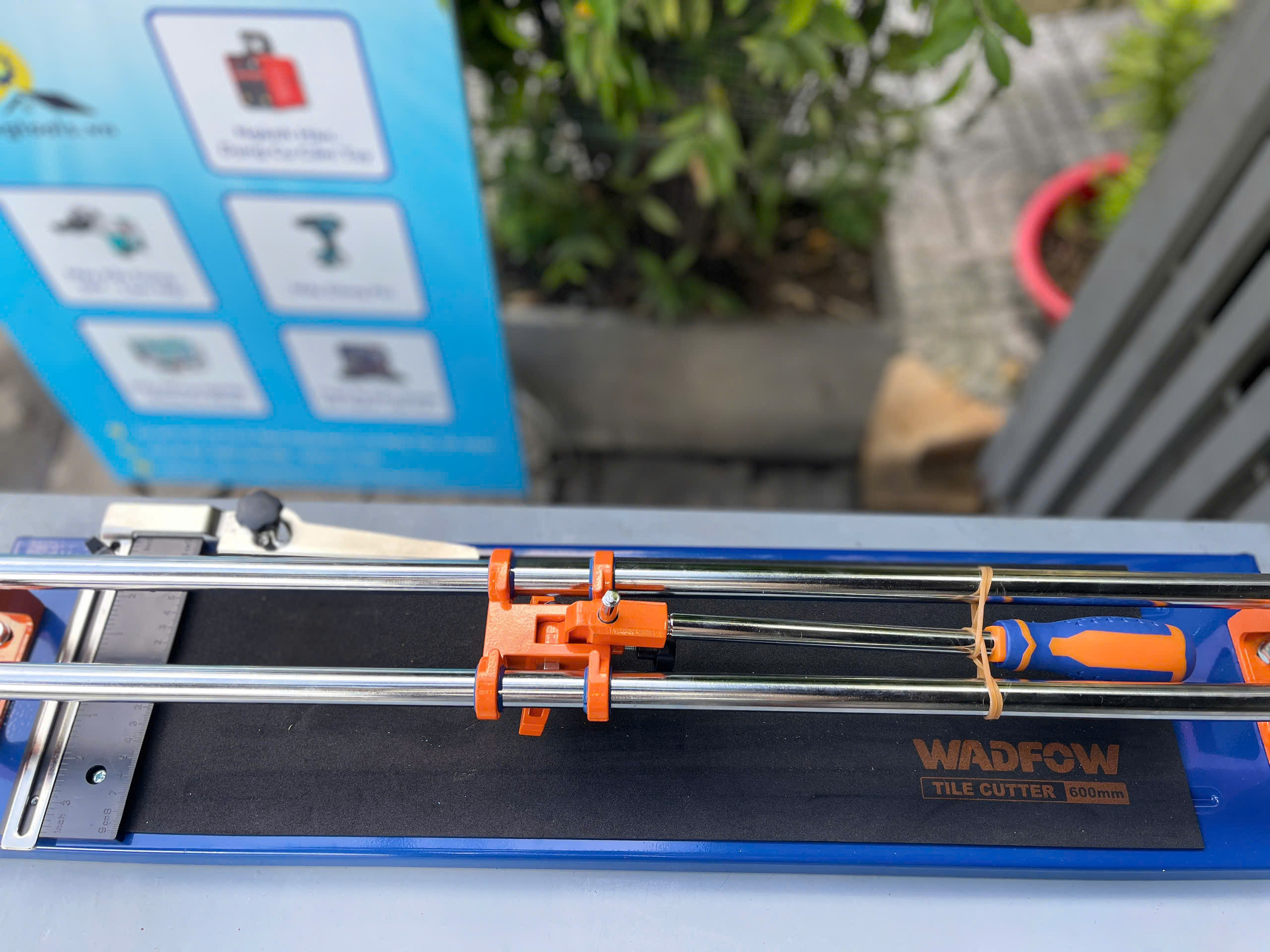 Bàn cắt gạch dùng bút 600mm WADFOW WTR1561D
