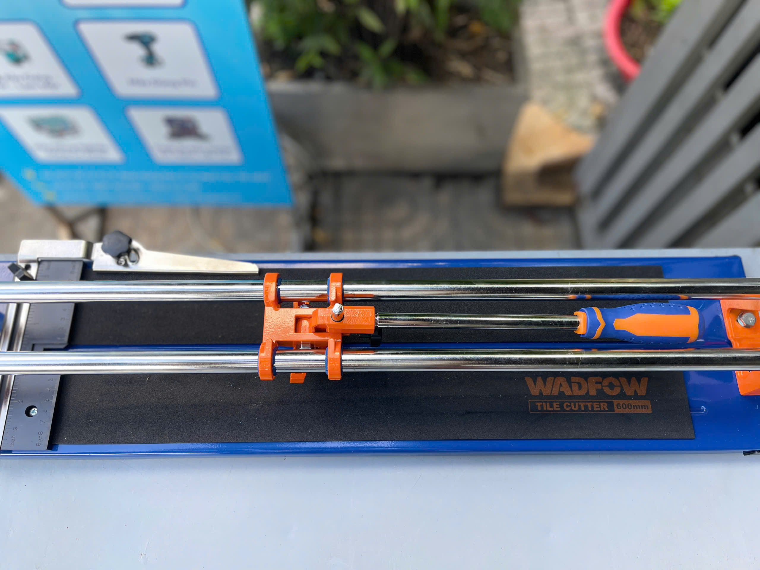 Bàn cắt gạch dùng bút 600mm WADFOW WTR1561D
