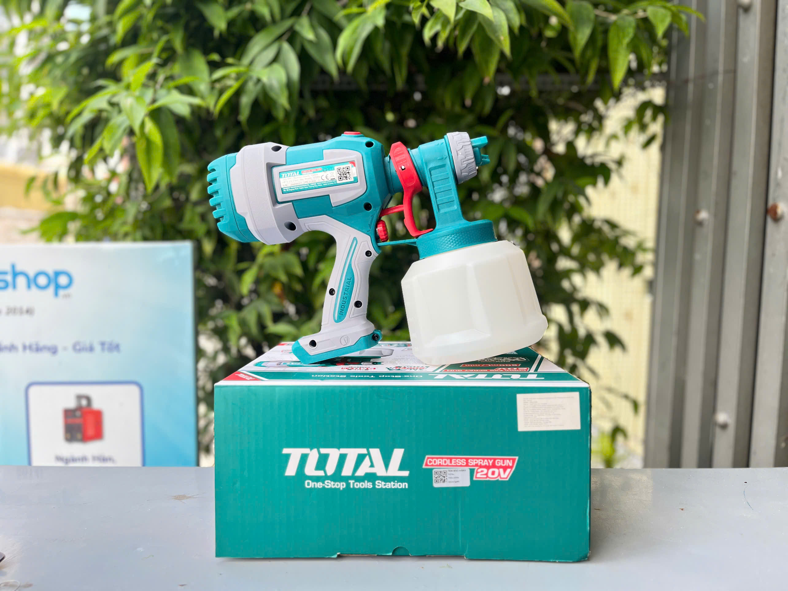Máy Phun Sơn Dùng Pin 20V TOTAL TSGLI2004 (chưa kèm pin & sạc)