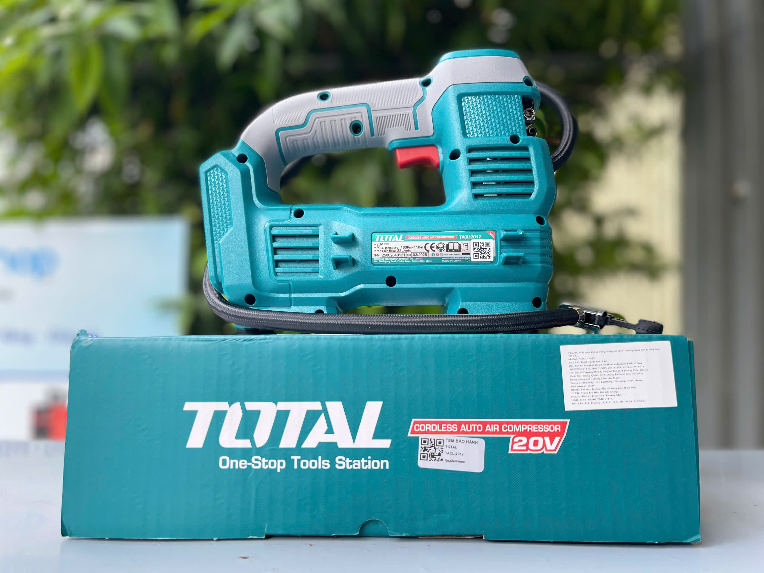 Máy Bơm Hơi Dùng Pin 20V  hoặc dùng tẩu Total TACLI2012, 160 PSI