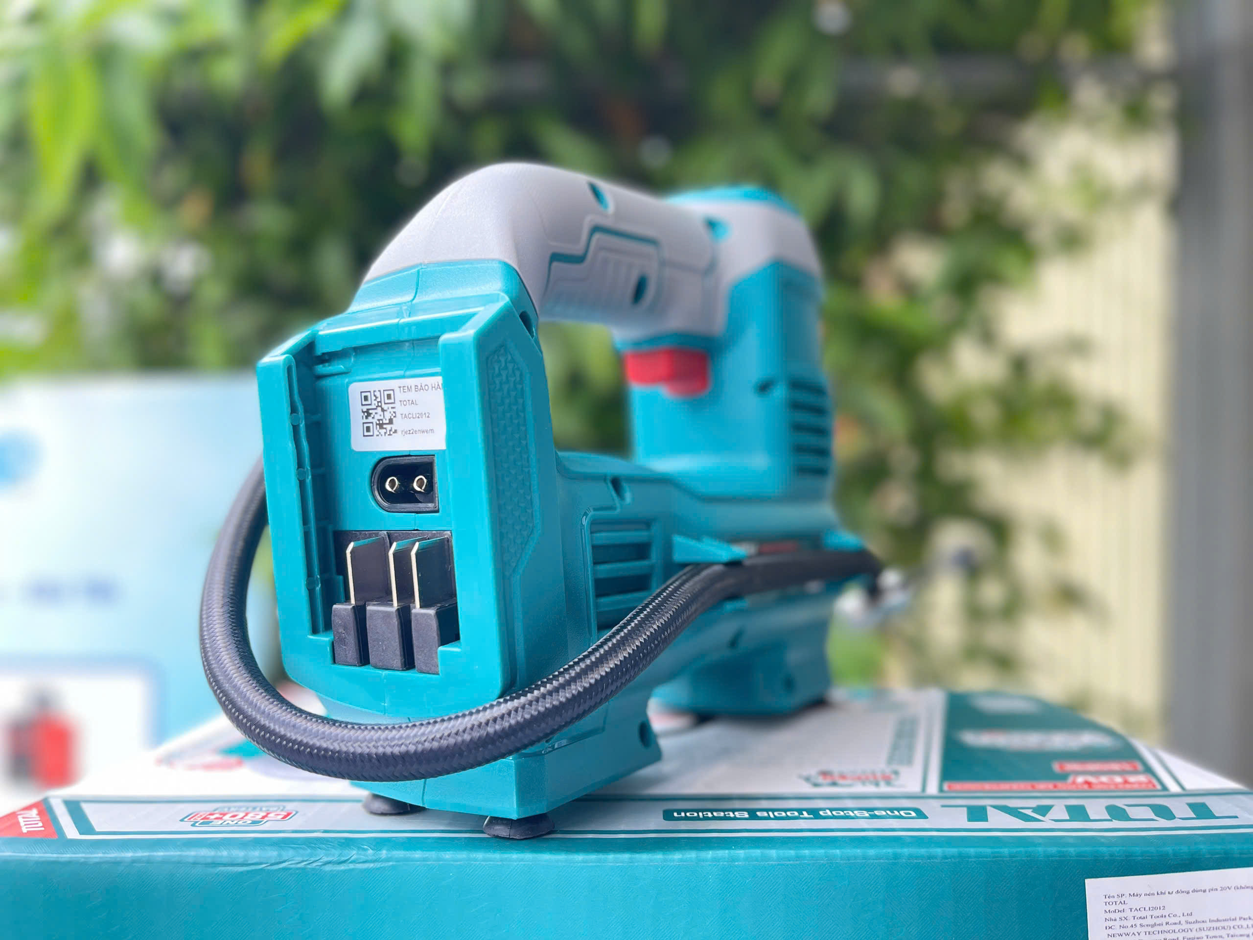 Máy Bơm Hơi Dùng Pin 20V  hoặc dùng tẩu Total TACLI2012, 160 PSI