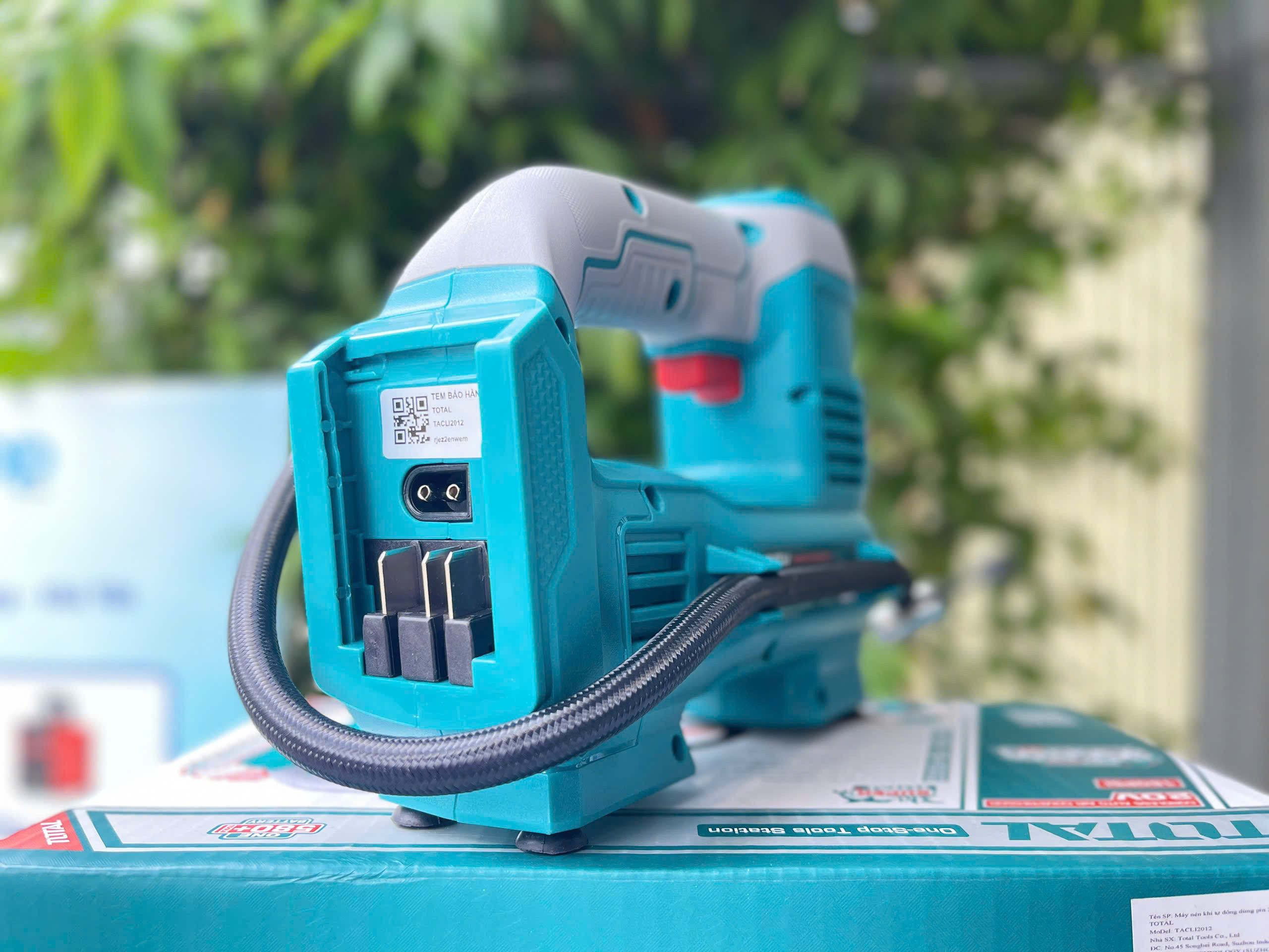 Máy Bơm Hơi Dùng Pin 20V  hoặc dùng tẩu Total TACLI2012, 160 PSI