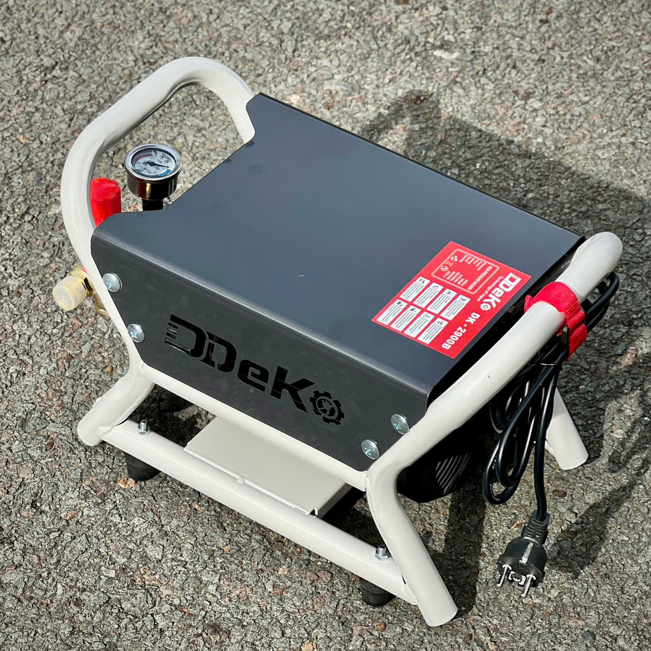 Máy rửa xe cao áp 2900W DEKO DK-2900B