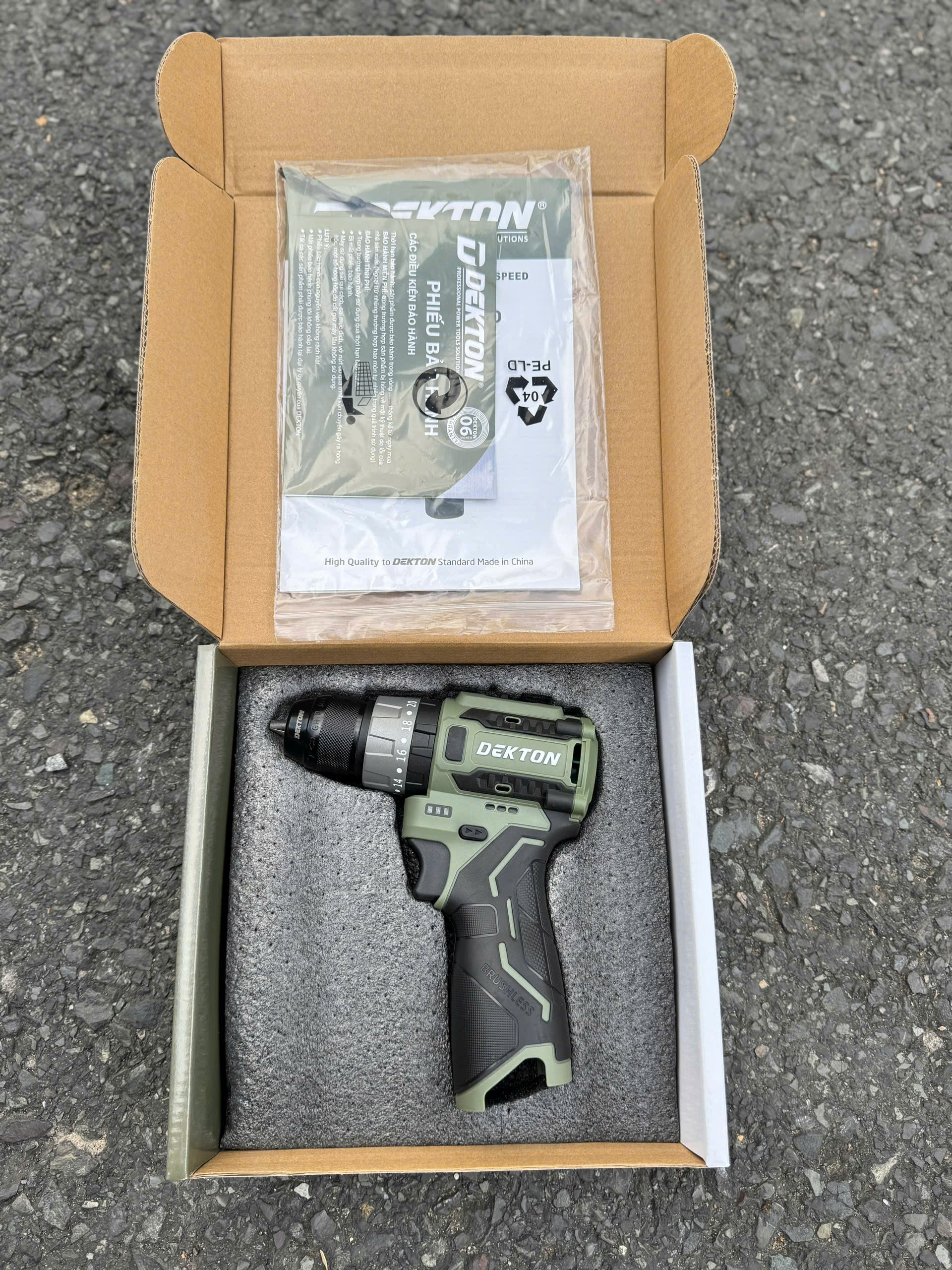 Máy khoan pin 16.8V Dekton mã D16-ID1060XPRO