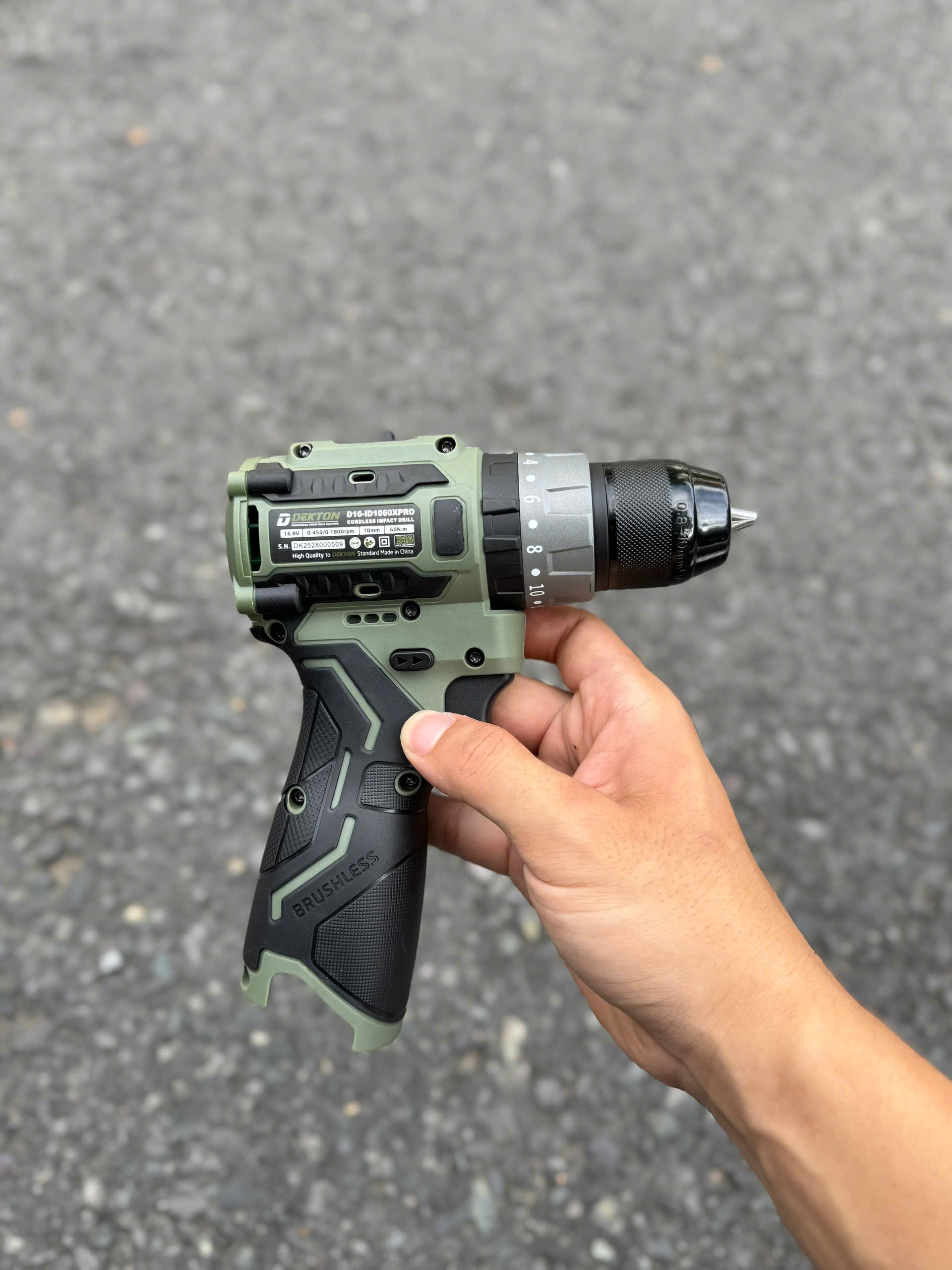 Máy khoan pin 16.8V Dekton mã D16-ID1060XPRO