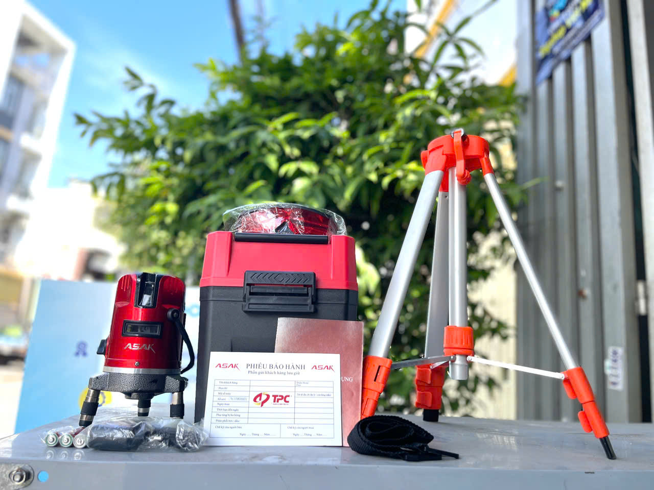 Máy cân mực laser 5 tia đỏ ASAK BL5002, tặng kèm chân