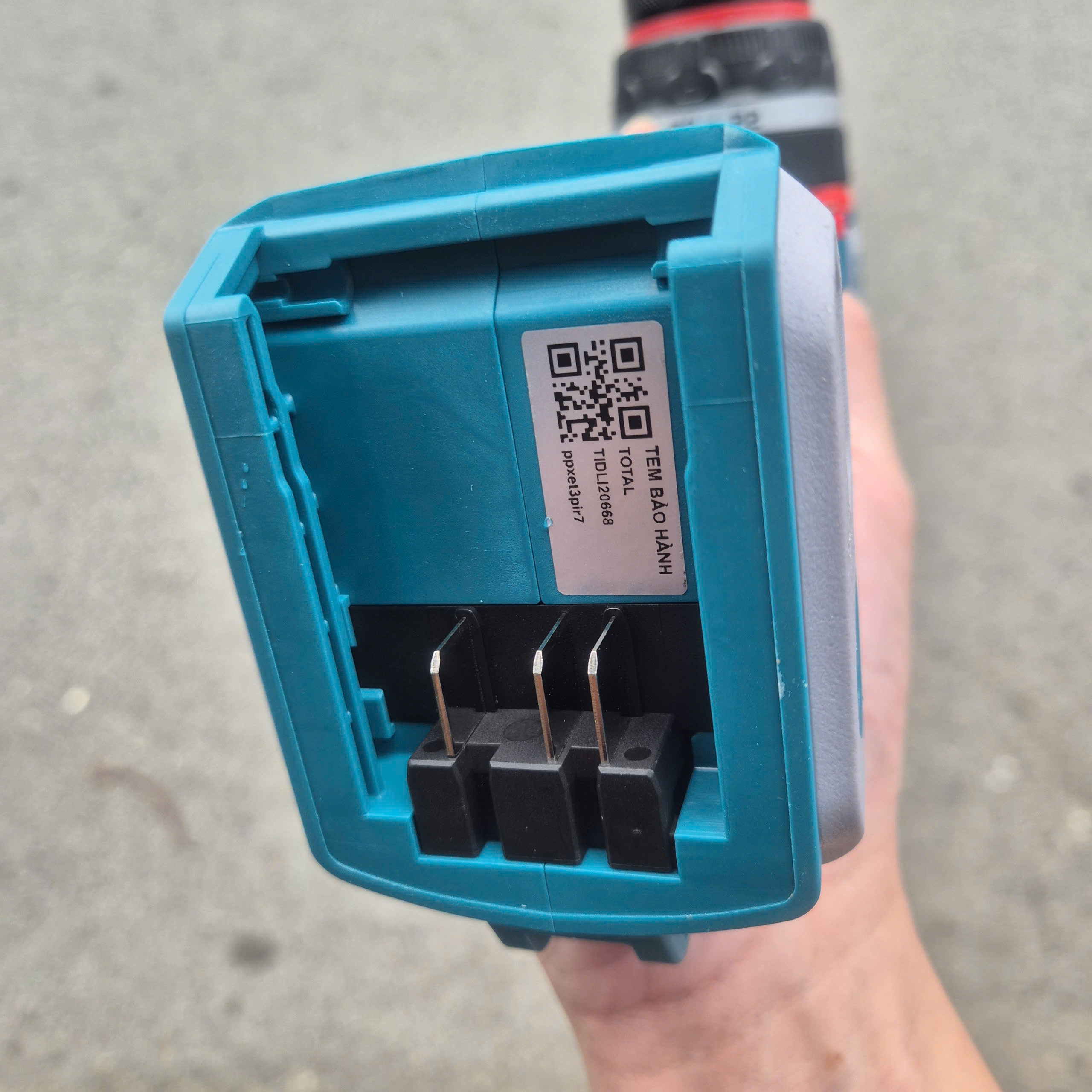Bộ máy khoan búa pin 165 món TOTAL THKTHP11652 (Kèm máy khoan búa 66Nm TIDLI20668, 1 pin 2.0Ah và sạc)