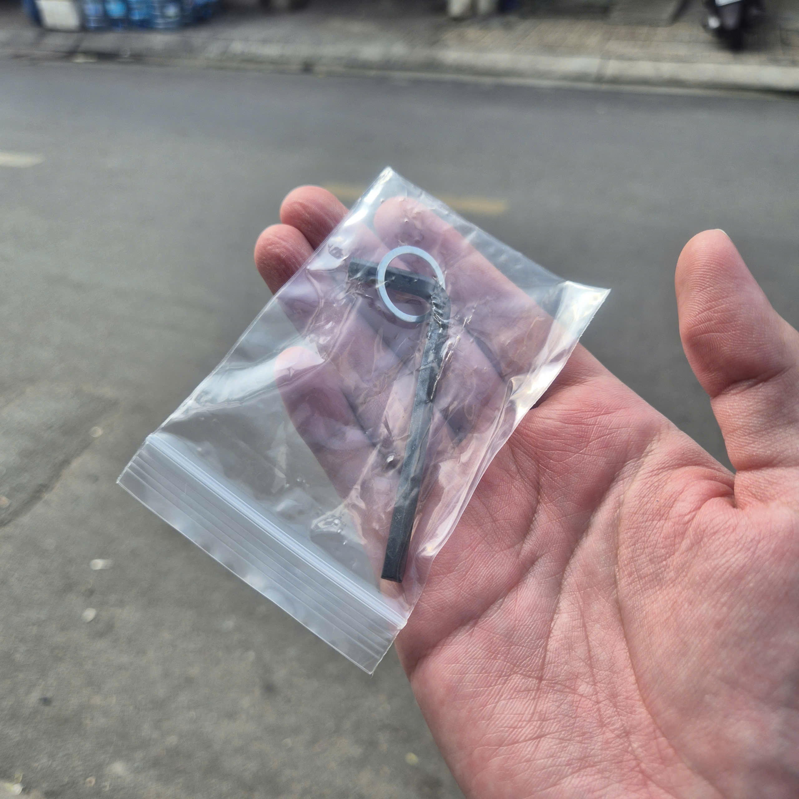 Máy Cắt Cầm Tay Hukan G2-C101MN Không Chổi Than Chân Pin