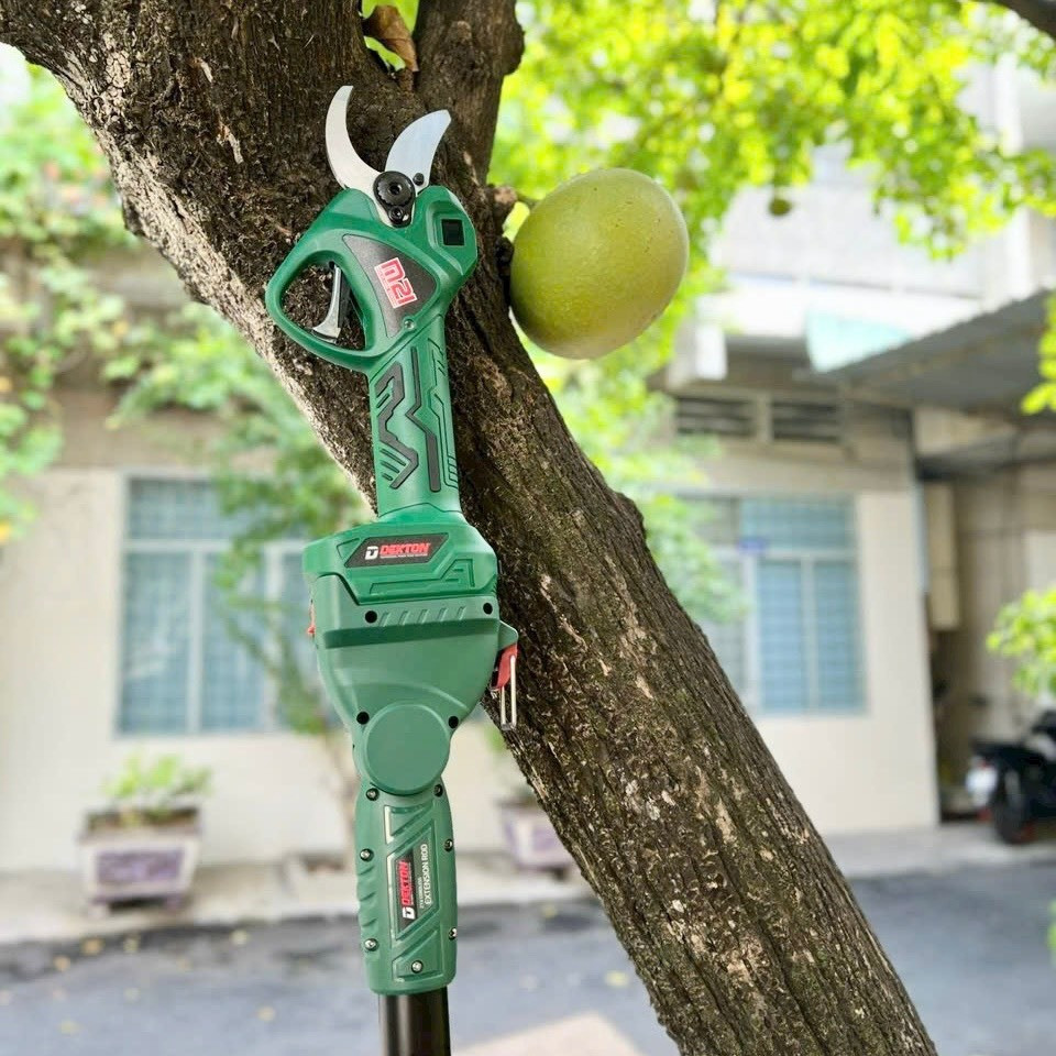 Kéo cắt cành dùng pin 21V Dekton M21-MCC40