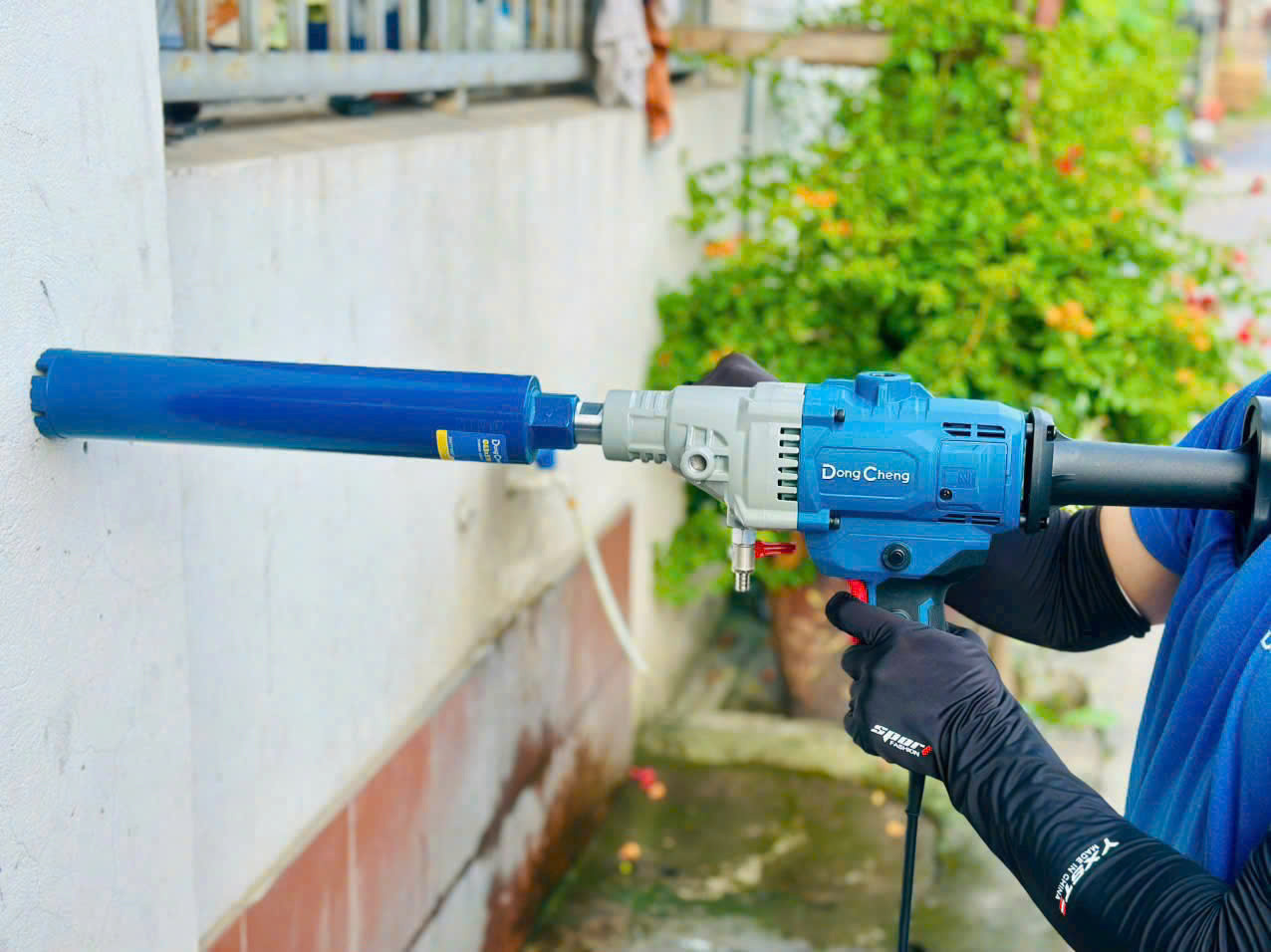 Máy khoan rút lõi bê tông 2000W 110mm DongCheng DZZ05-110