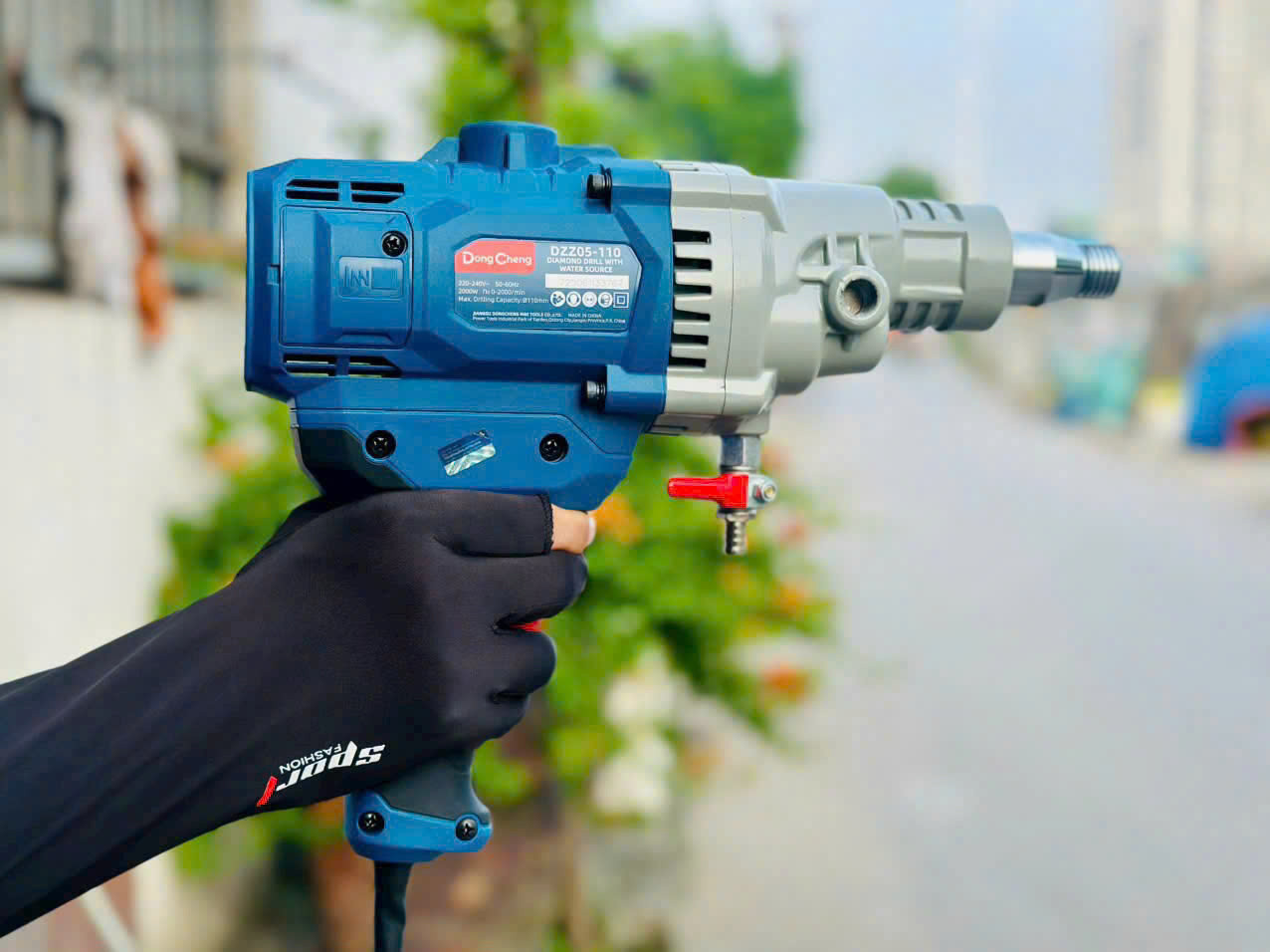 Máy khoan rút lõi bê tông 2000W 110mm DongCheng DZZ05-110