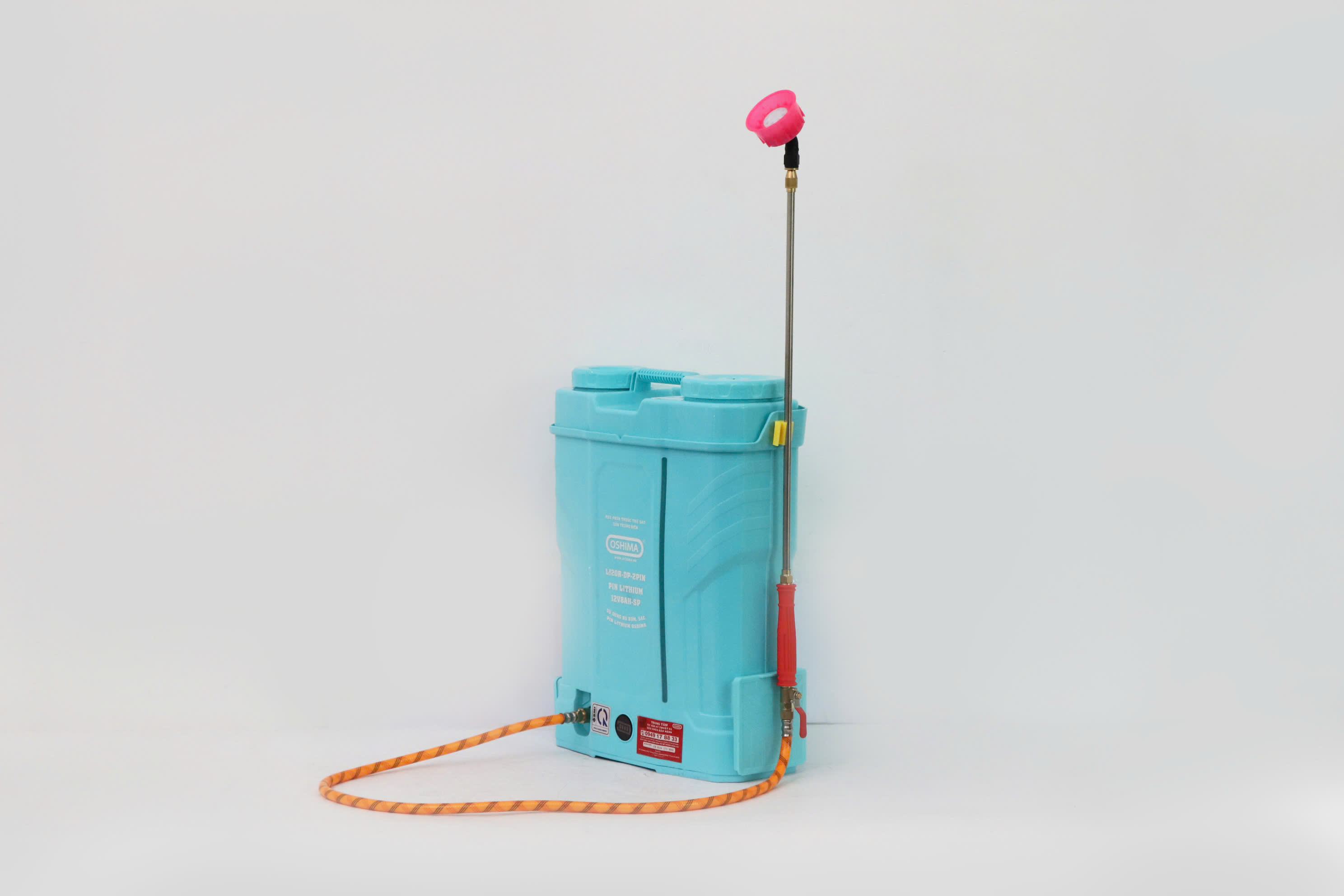 Bơm OSHIMA lưu lượng 7.5 lít/phút, tạo áp suất phun mạnh lên tới 100 PSI