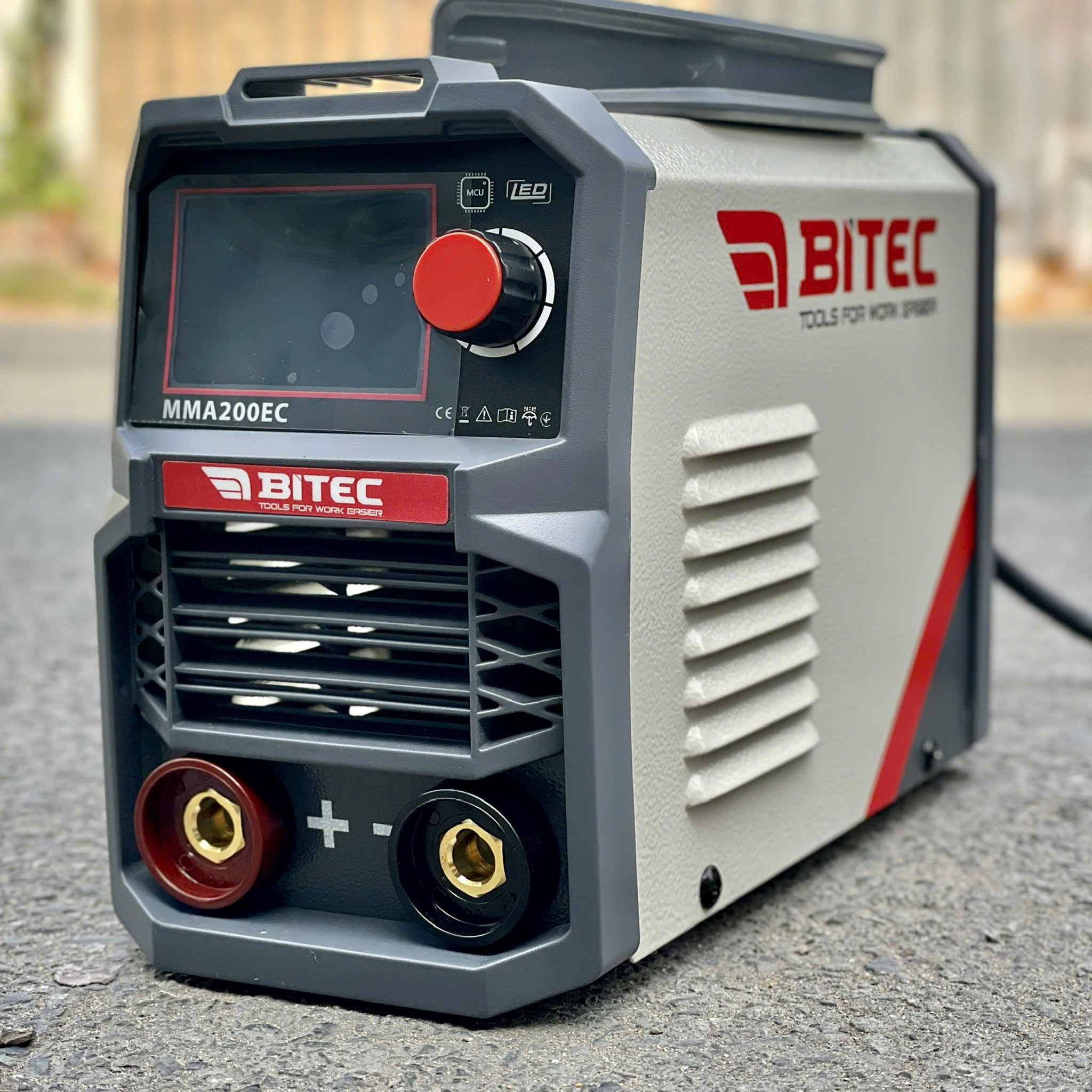 Máy hàn que BITEC MMA200EC, que 2.5 ly