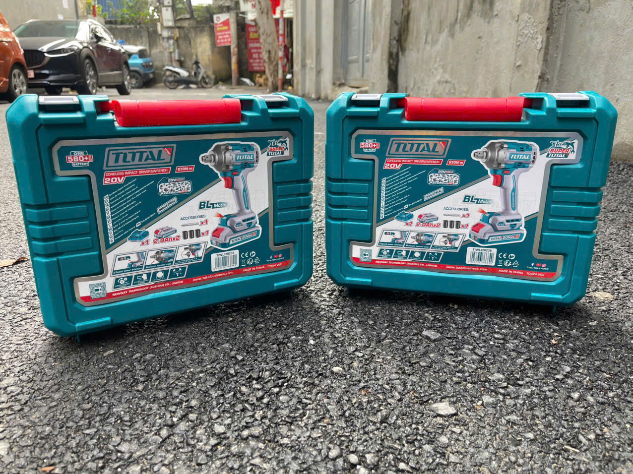 Máy siết bu lông dùng pin Total TIWLI20236