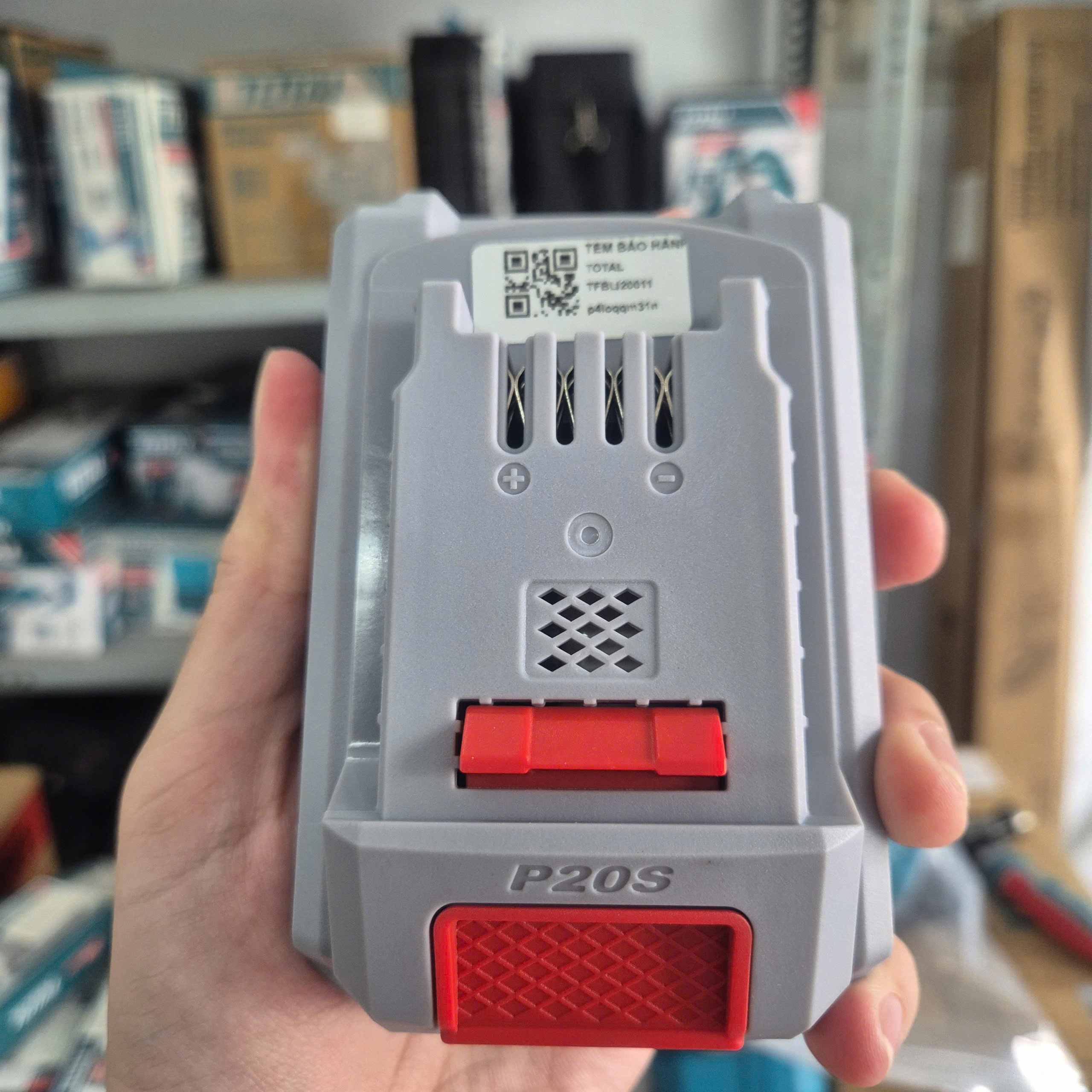 Máy rửa xe dùng pin 20V TOTAL TPWLI20362