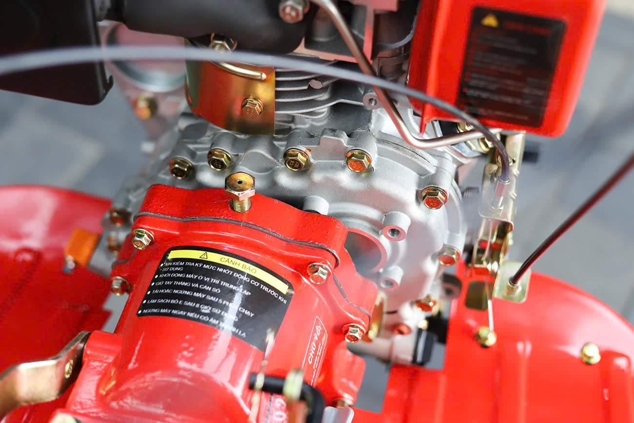 MÁY XỚI ĐẤT DẦU OSHIMA XDD-173,  6.5HP