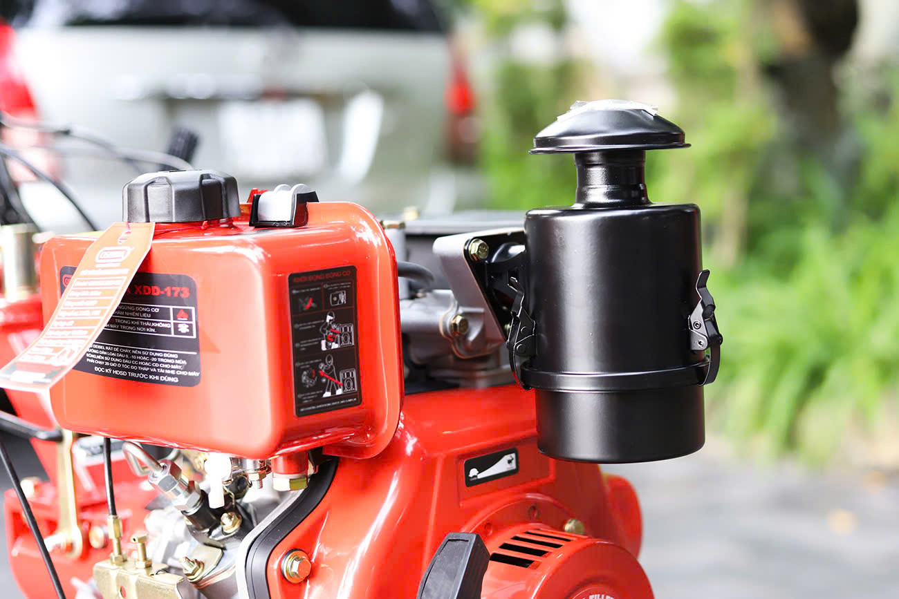 MÁY XỚI ĐẤT DẦU OSHIMA XDD-173,  6.5HP