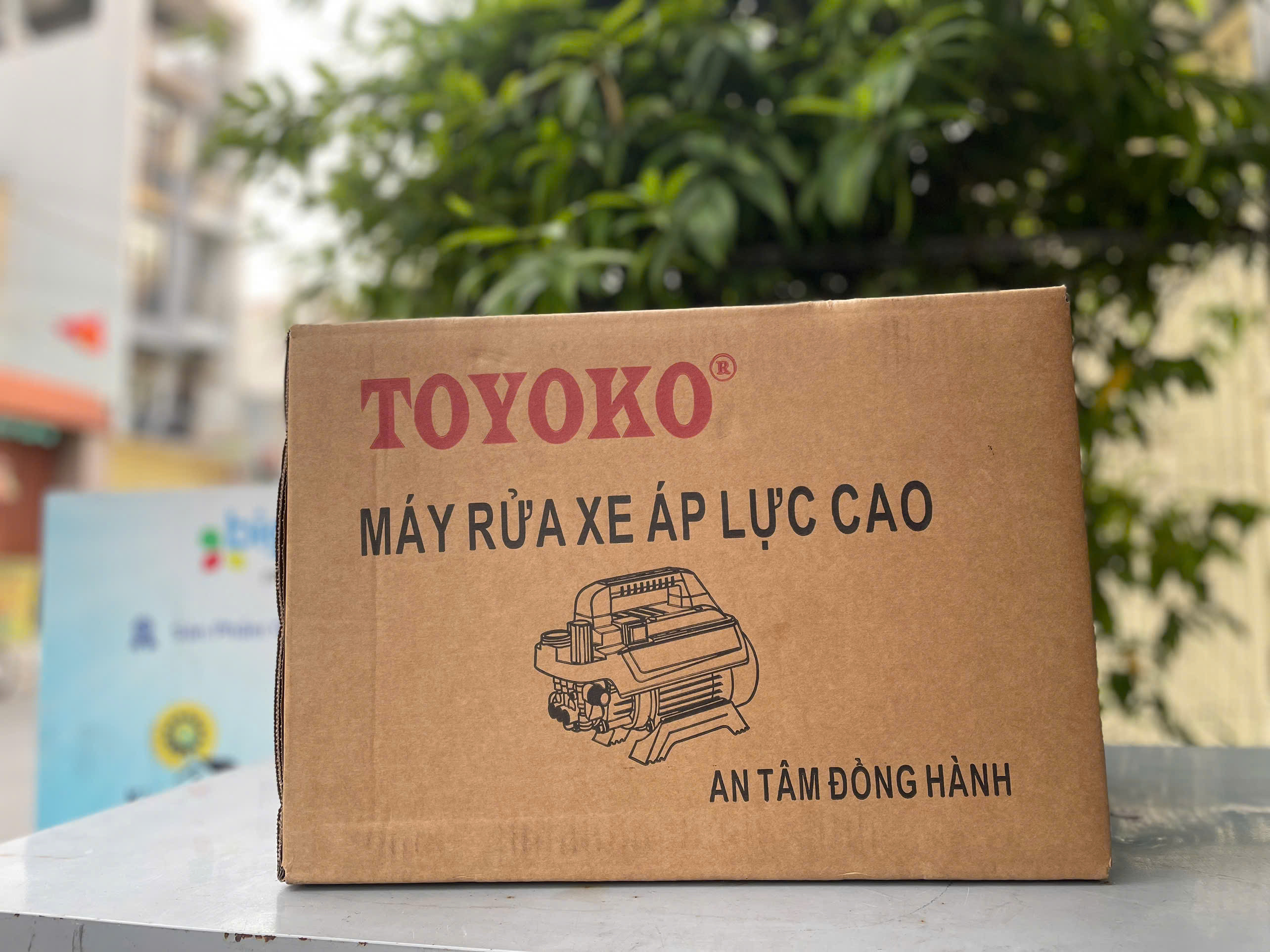 Máy Rửa Xe Có Chỉnh Áp TOYOKO T3000WM – Mô Tơ Từ Siêu Bền, Phun Áp Lực Mạnh | Bigshop.vn