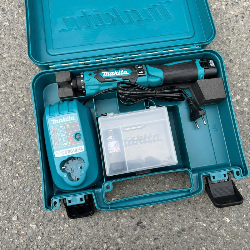 Máy khoan vặn vít dùng pin 7.2V Makita DF012D