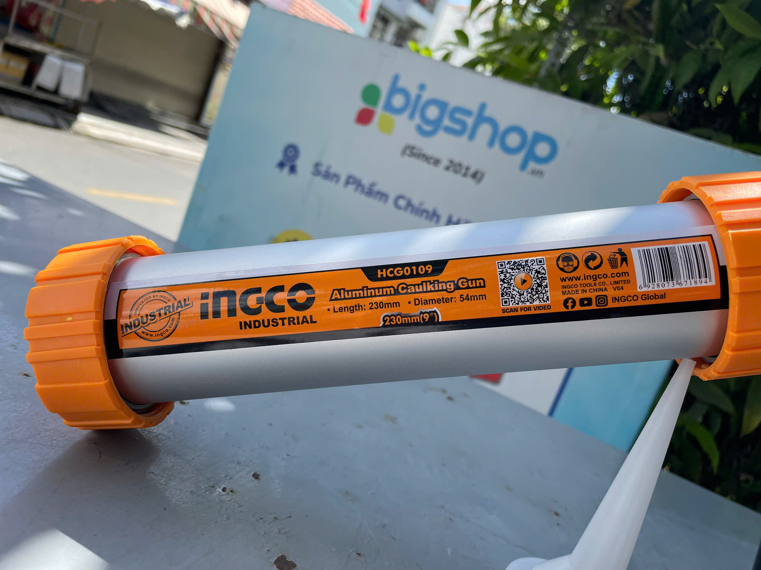 Súng bắn silicon INGCO HCG0109