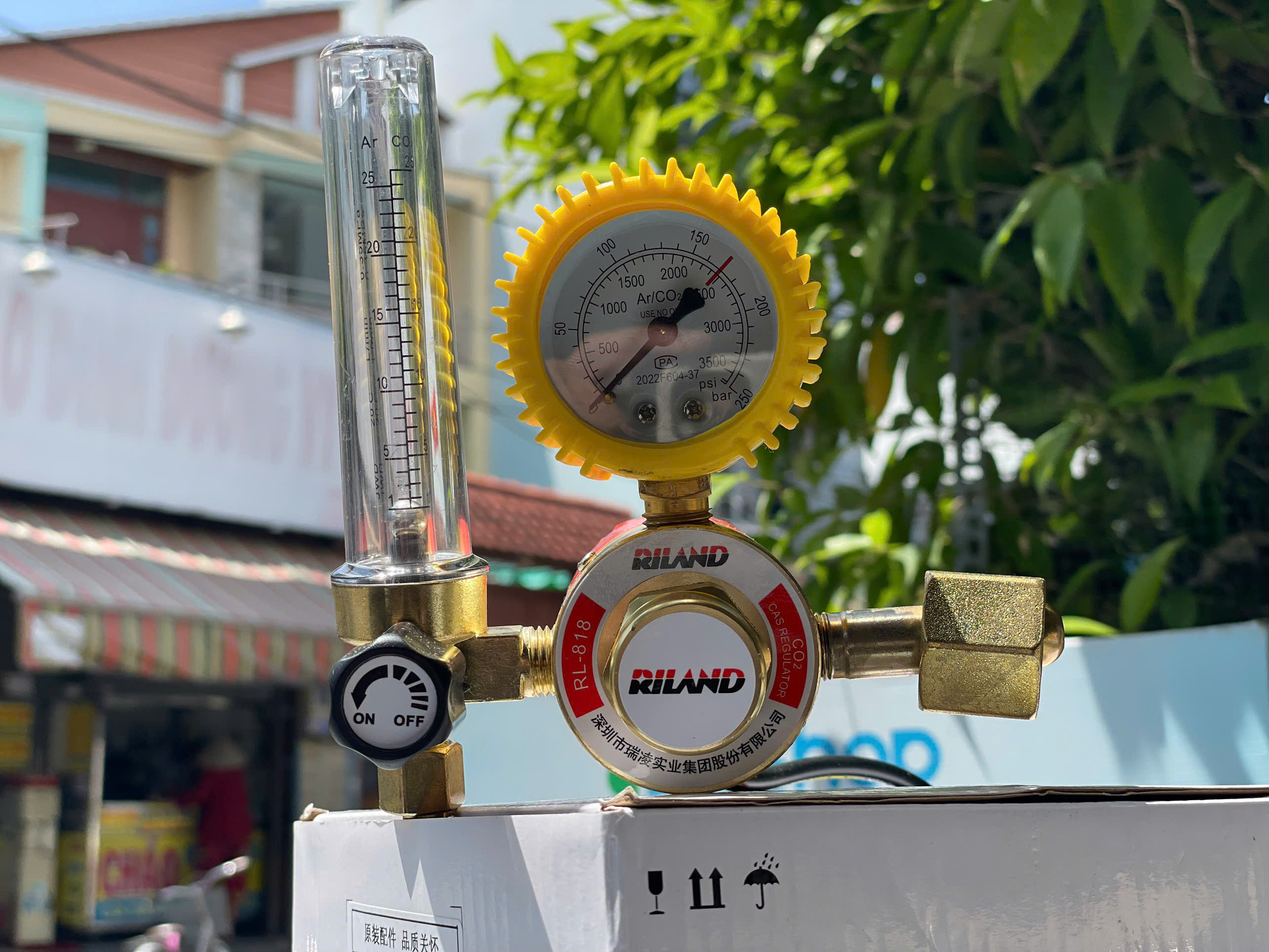 Đồng Hồ Khí CO2, 220V RILAND – Phụ Kiện Máy Hàn MIG